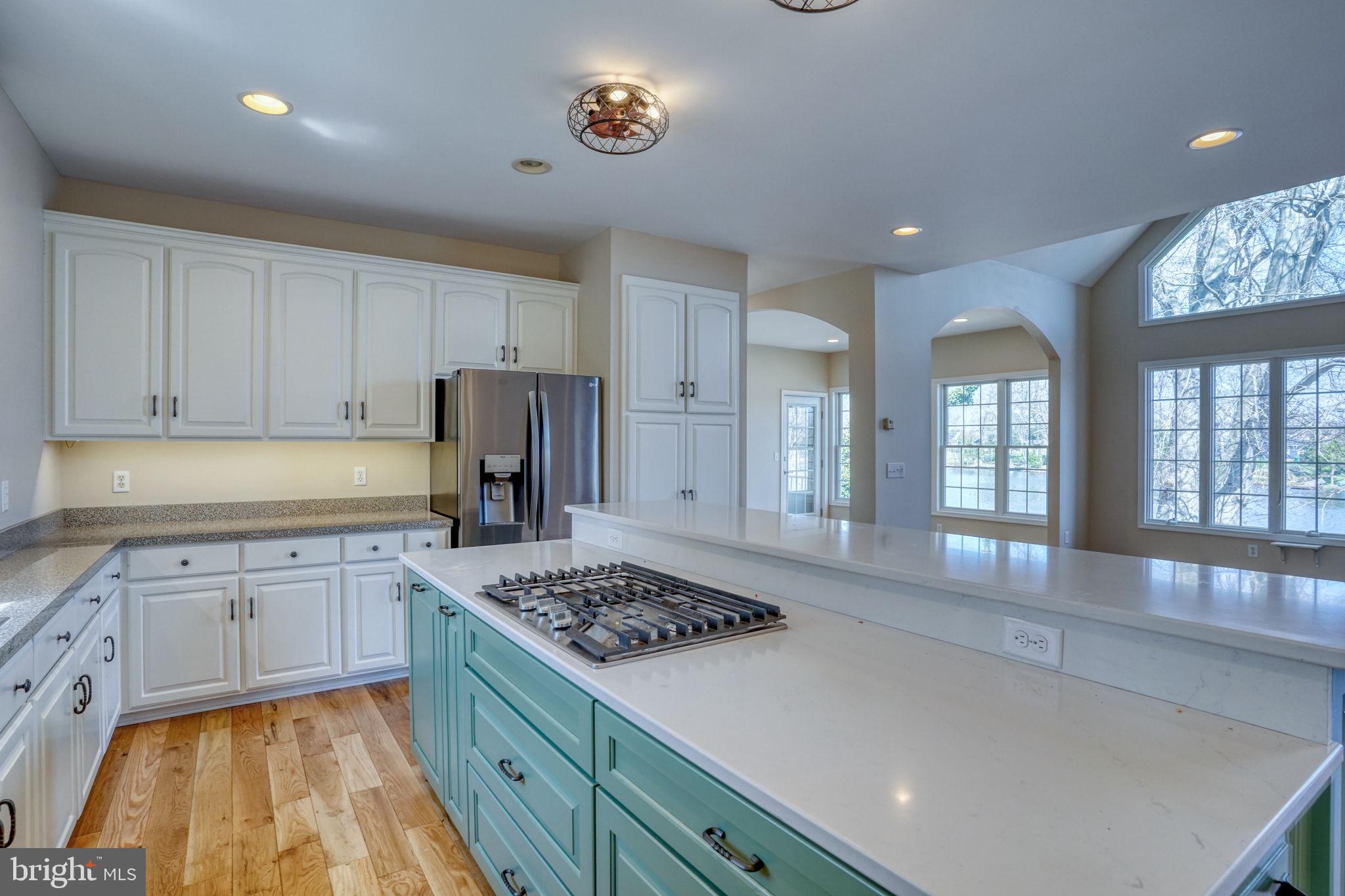 MOORES LAKE - Residential