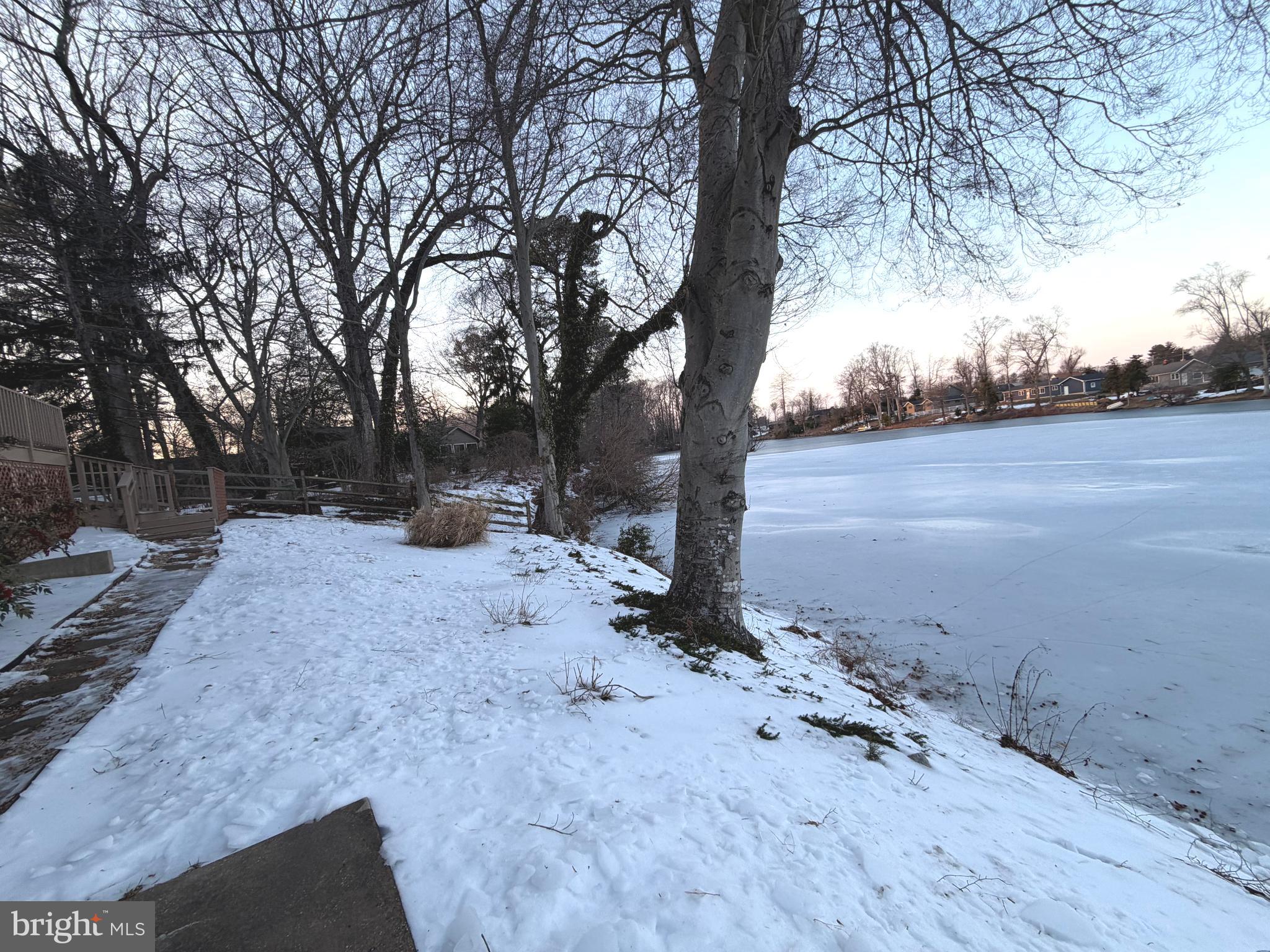 MOORES LAKE - Residential