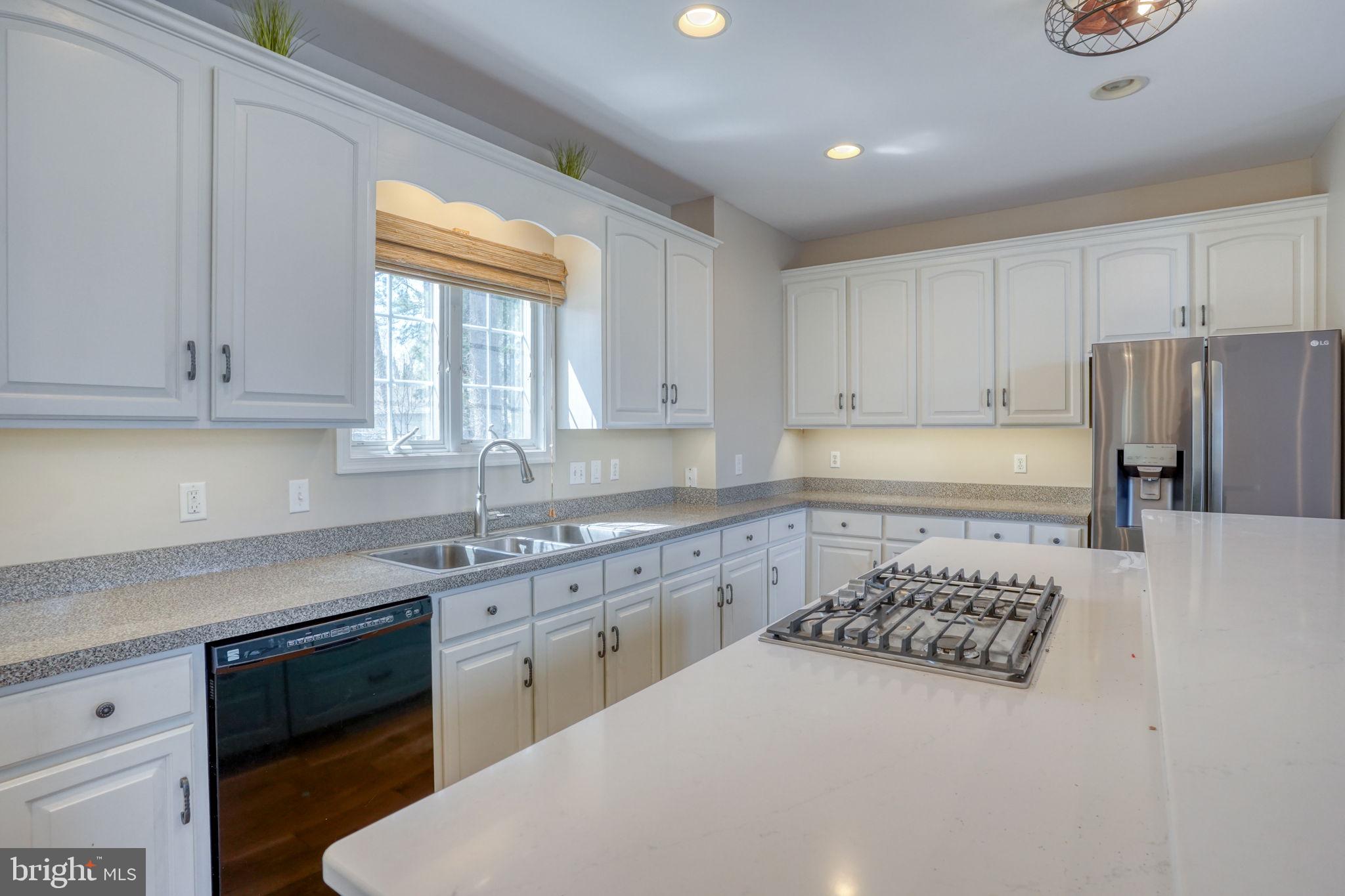 MOORES LAKE - Residential