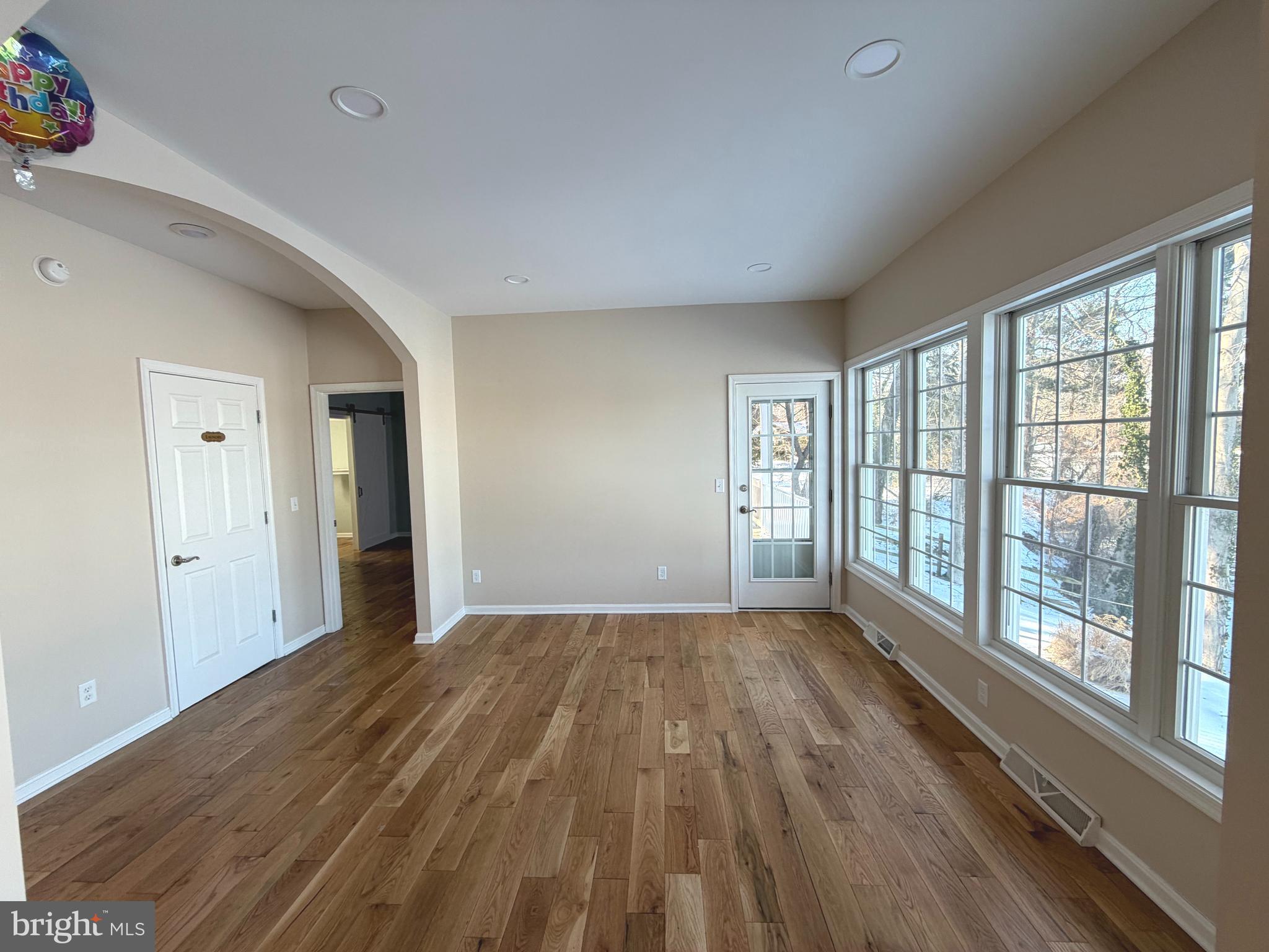 MOORES LAKE - Residential