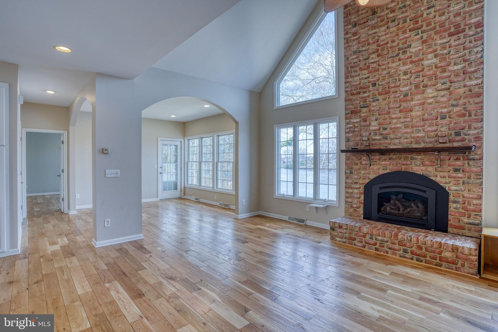 MOORES LAKE - Residential