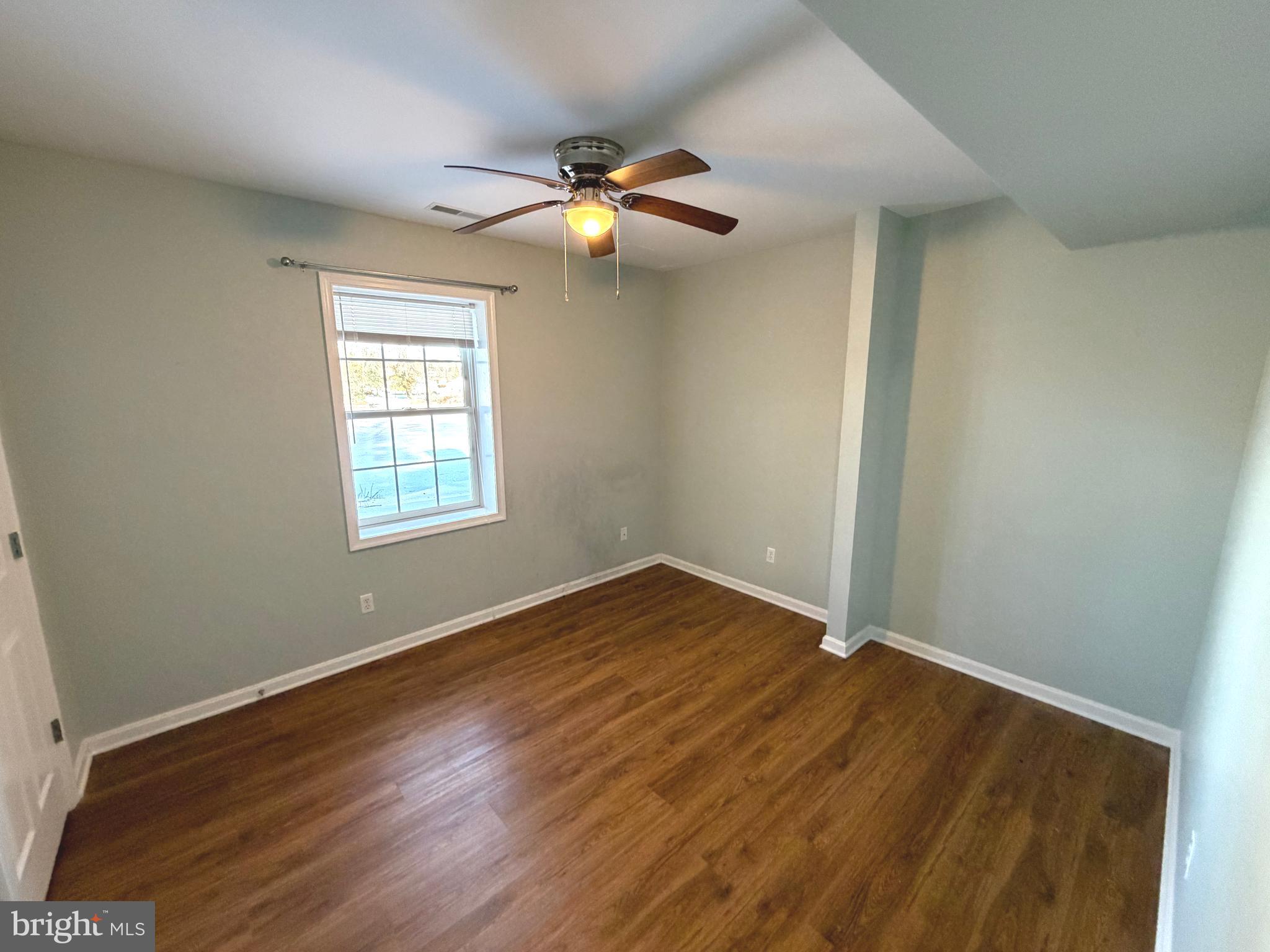 MOORES LAKE - Residential