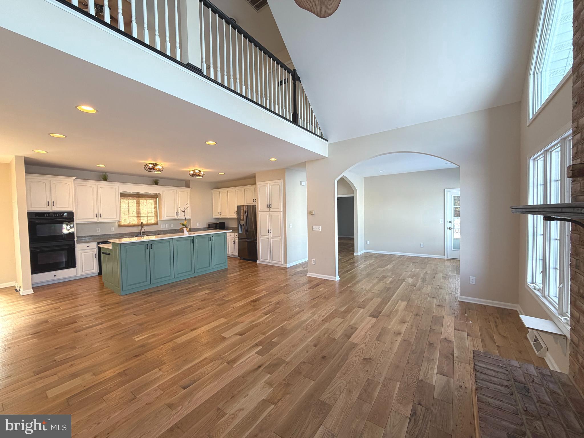 MOORES LAKE - Residential