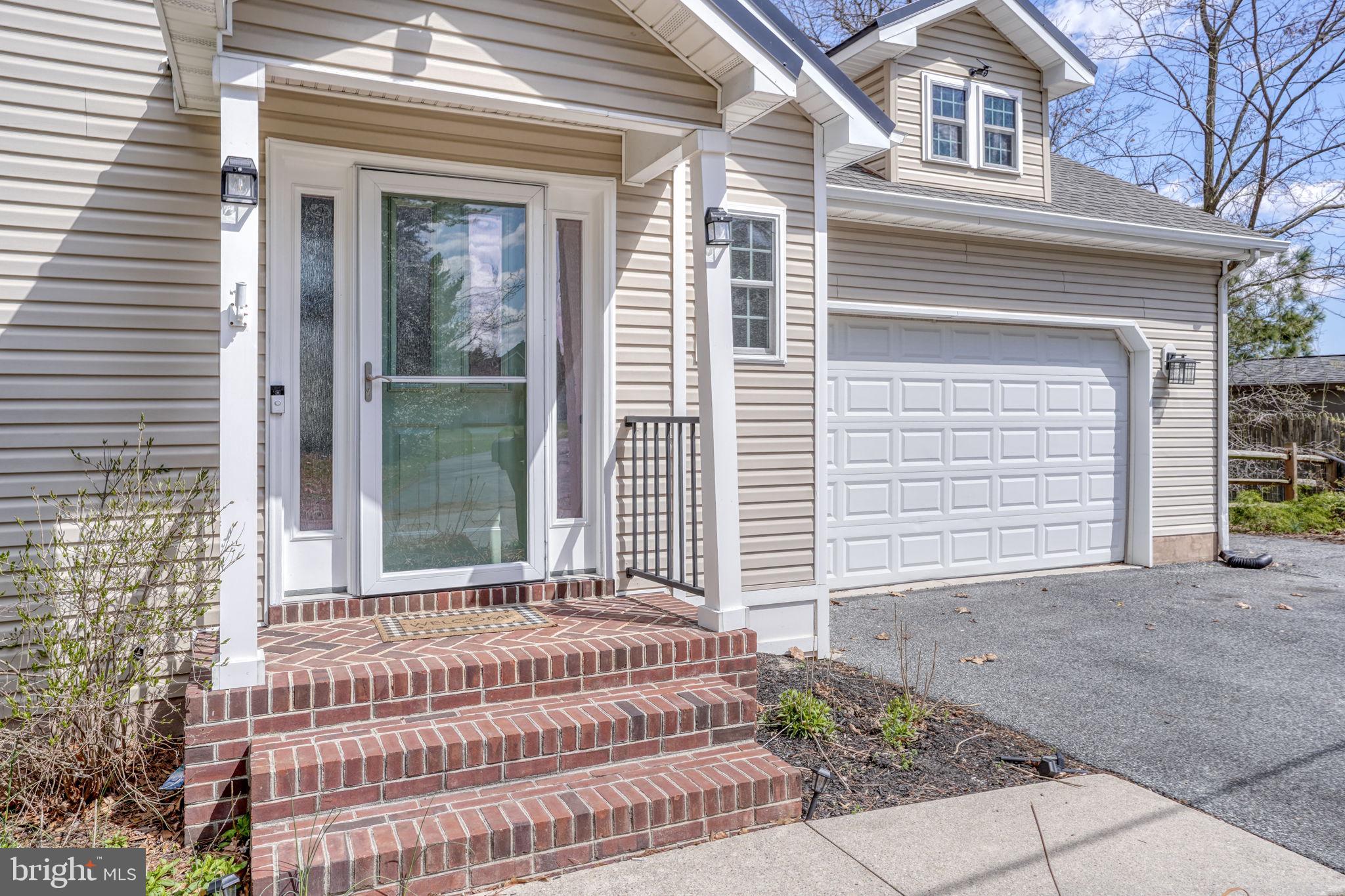 MOORES LAKE - Residential