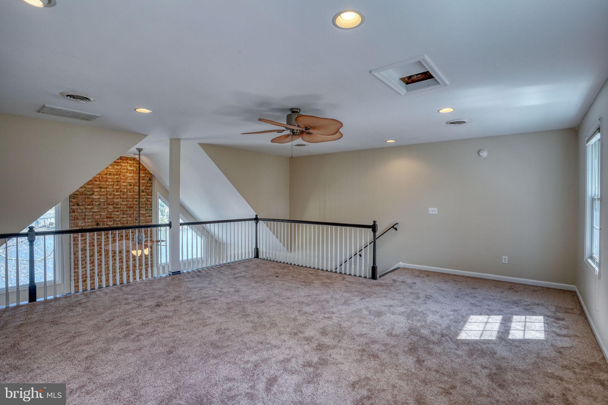 MOORES LAKE - Residential