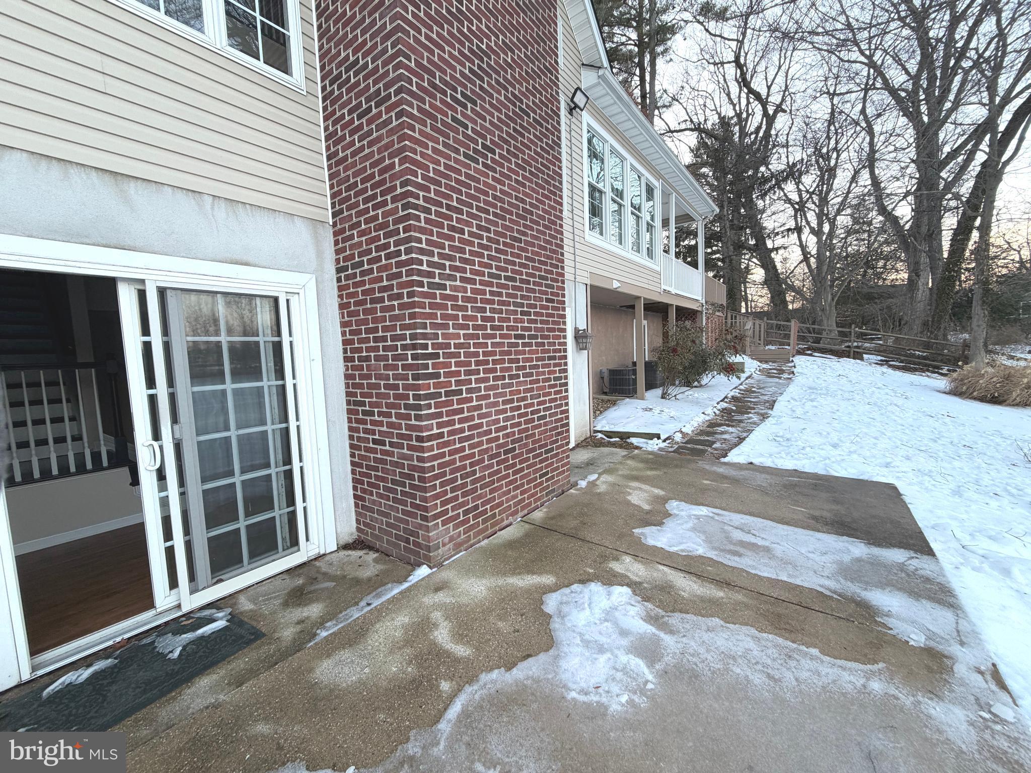 MOORES LAKE - Residential