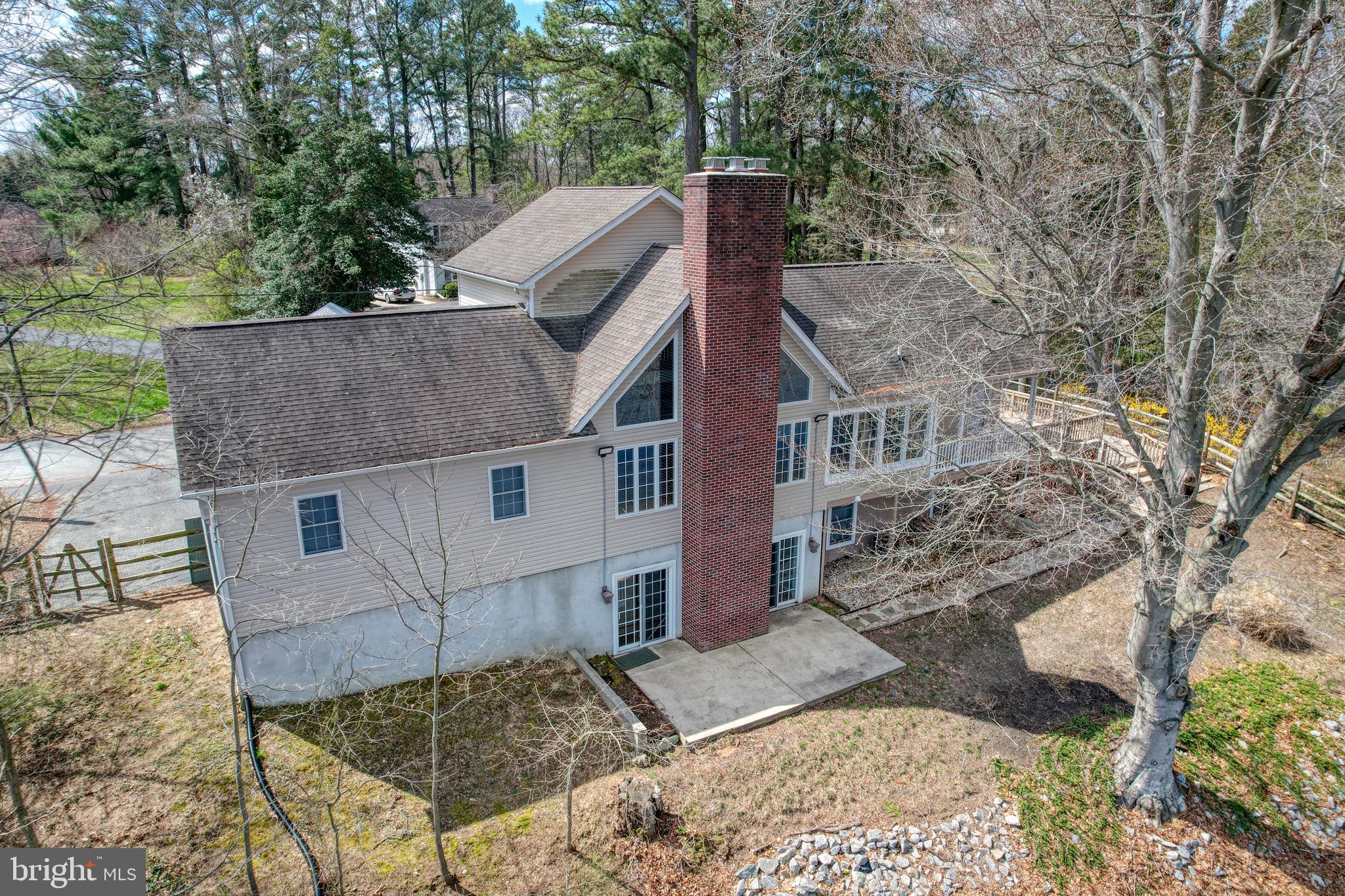 MOORES LAKE - Residential