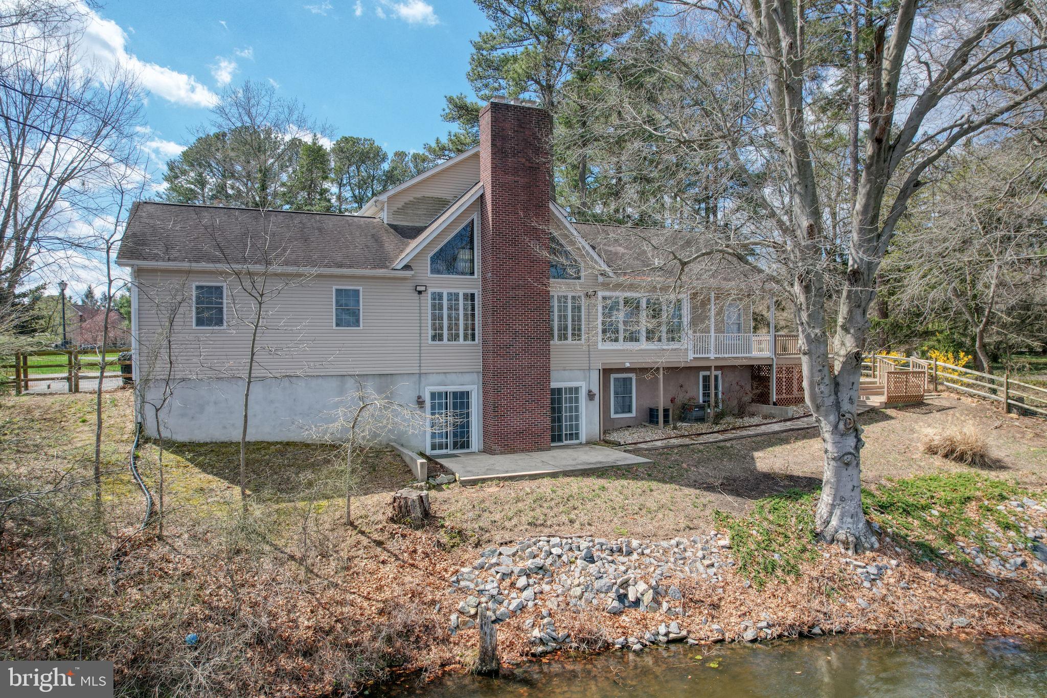 MOORES LAKE - Residential