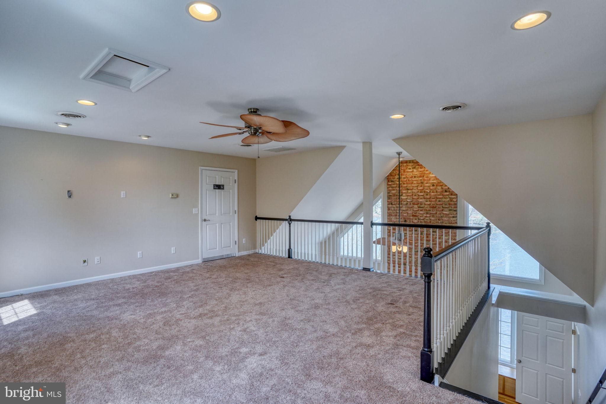 MOORES LAKE - Residential