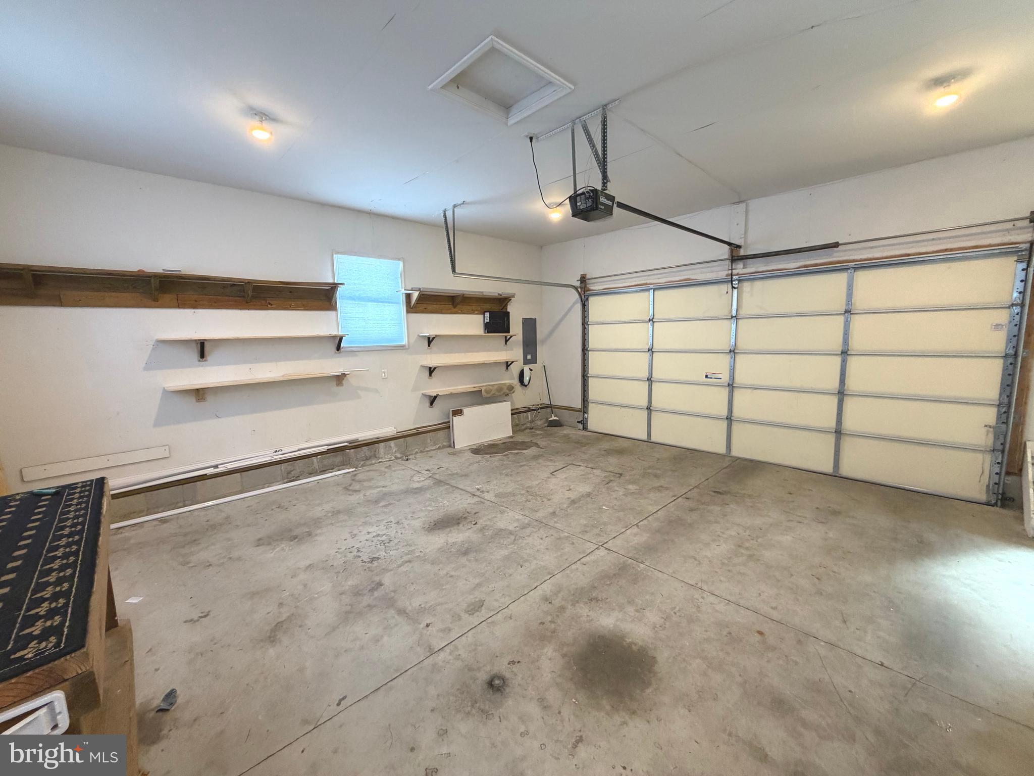 MOORES LAKE - Residential