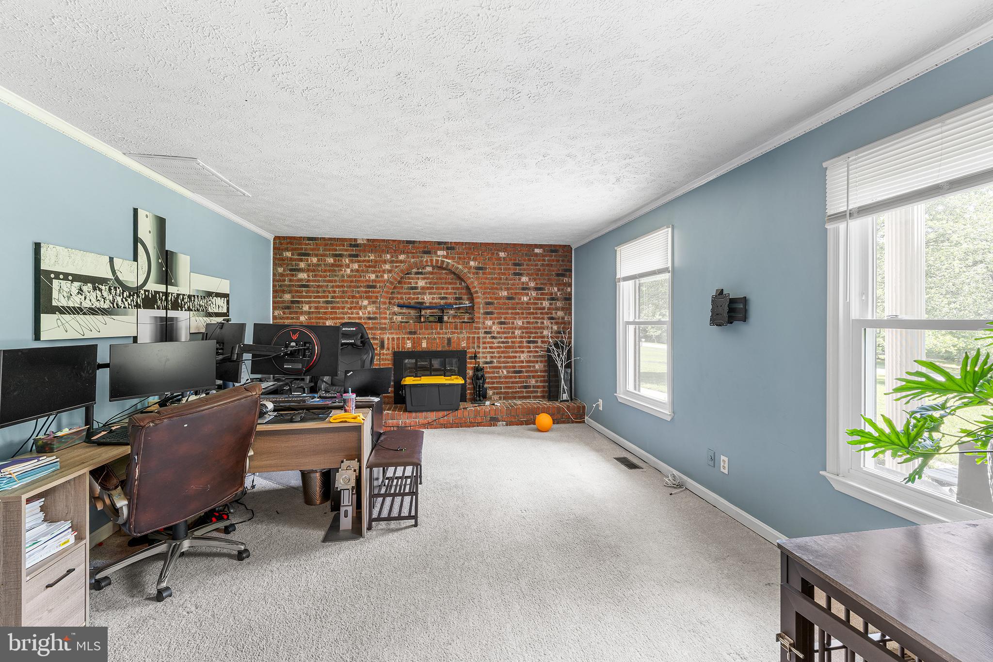 15590 OAK GLEN CIRCLE
