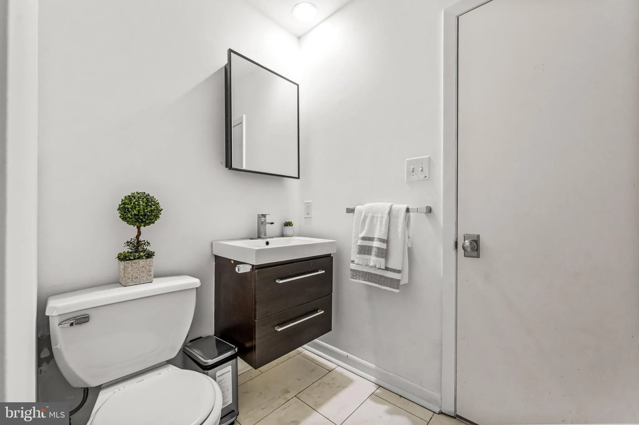 Newtown Square, Pennsylvania 19073, United States, 5 Bedrooms Bedrooms, ,4 BathroomsBathrooms,Residential,Pending,122766