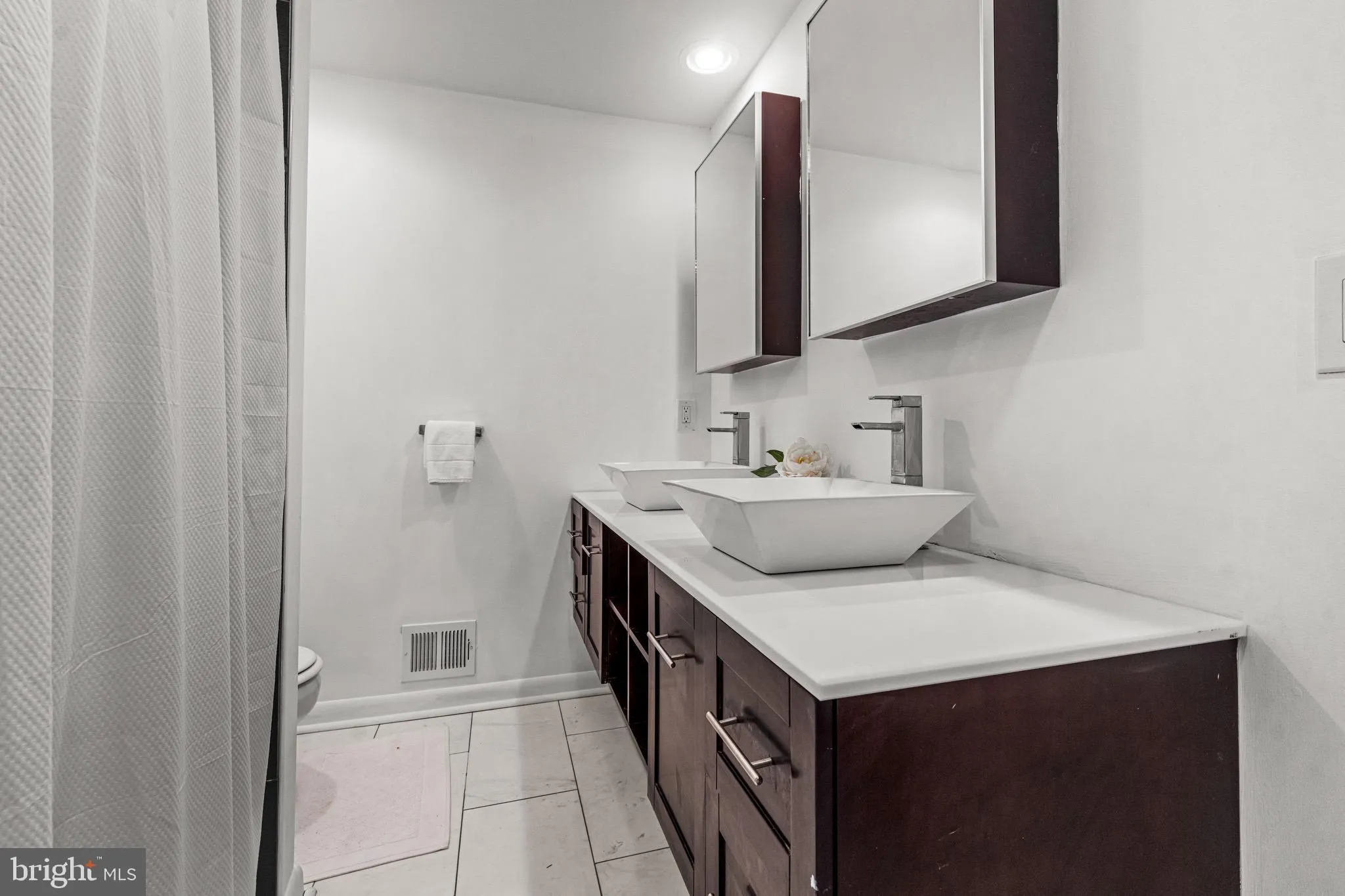 Newtown Square, Pennsylvania 19073, United States, 5 Bedrooms Bedrooms, ,4 BathroomsBathrooms,Residential,Pending,122766