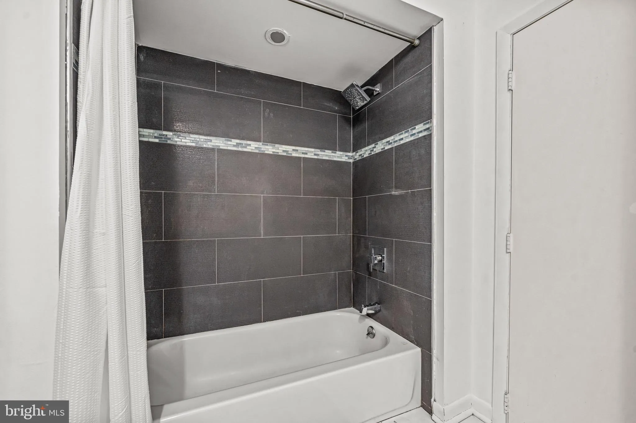 Newtown Square, Pennsylvania 19073, United States, 5 Bedrooms Bedrooms, ,4 BathroomsBathrooms,Residential,Pending,122766