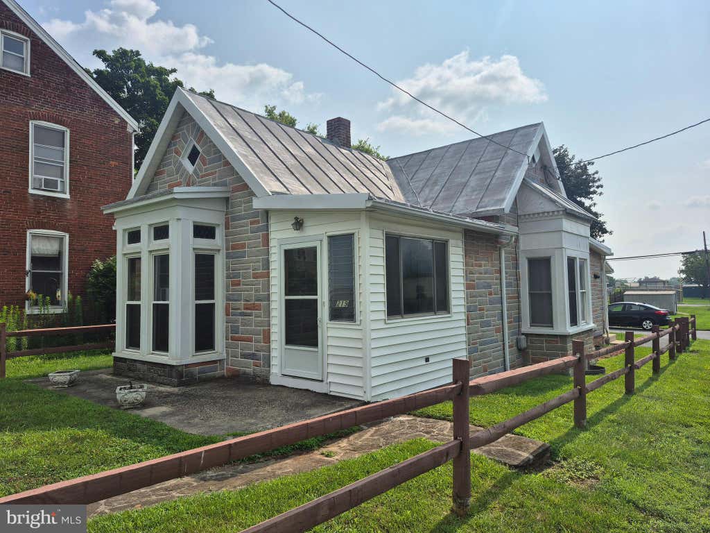 Photo of 219 S Seton Avenue, EMMITSBURG, MD 21727 (MLS # MDFR2085804)