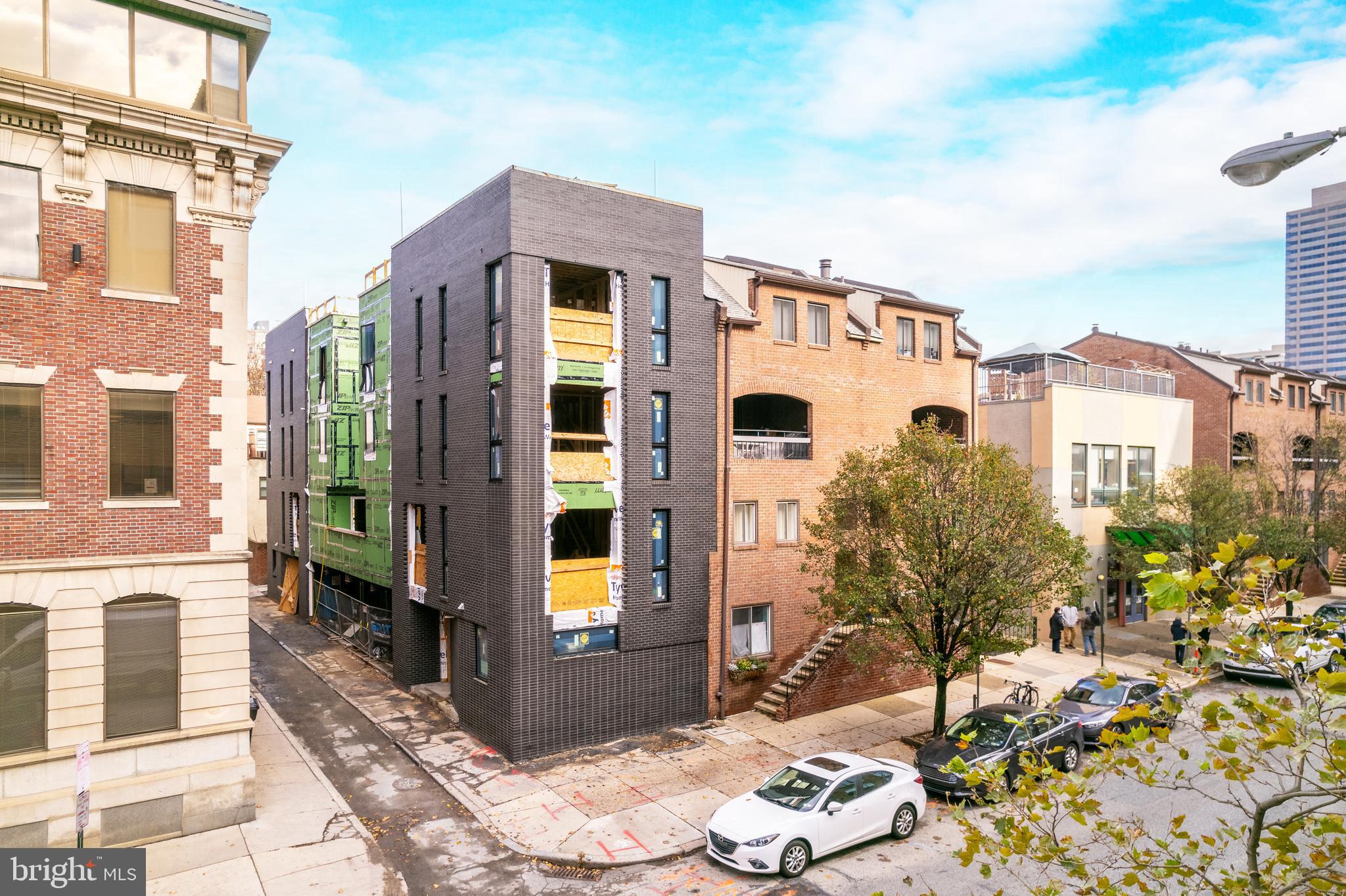 LOGAN SQUARE - Residential