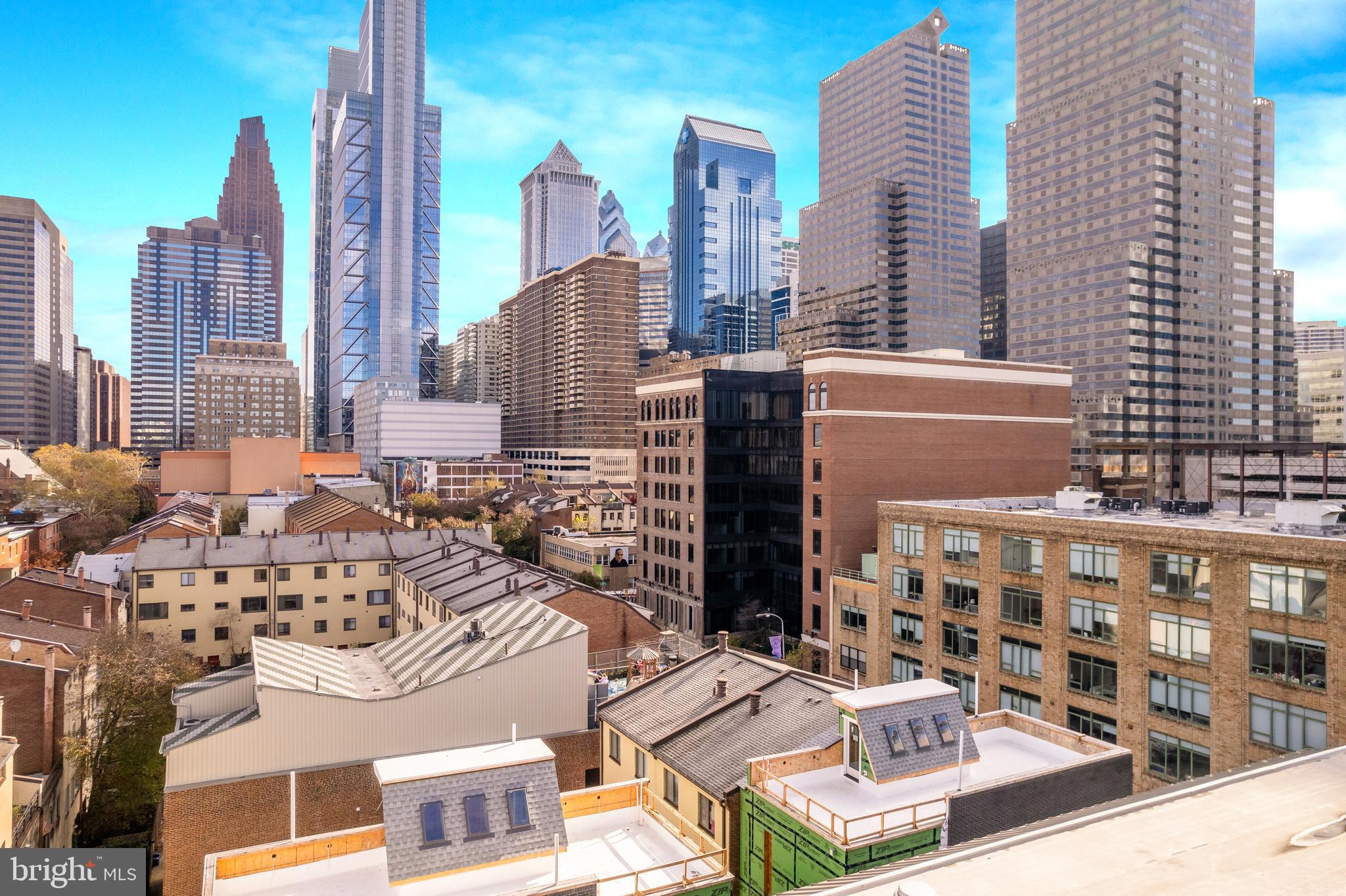 LOGAN SQUARE - Residential