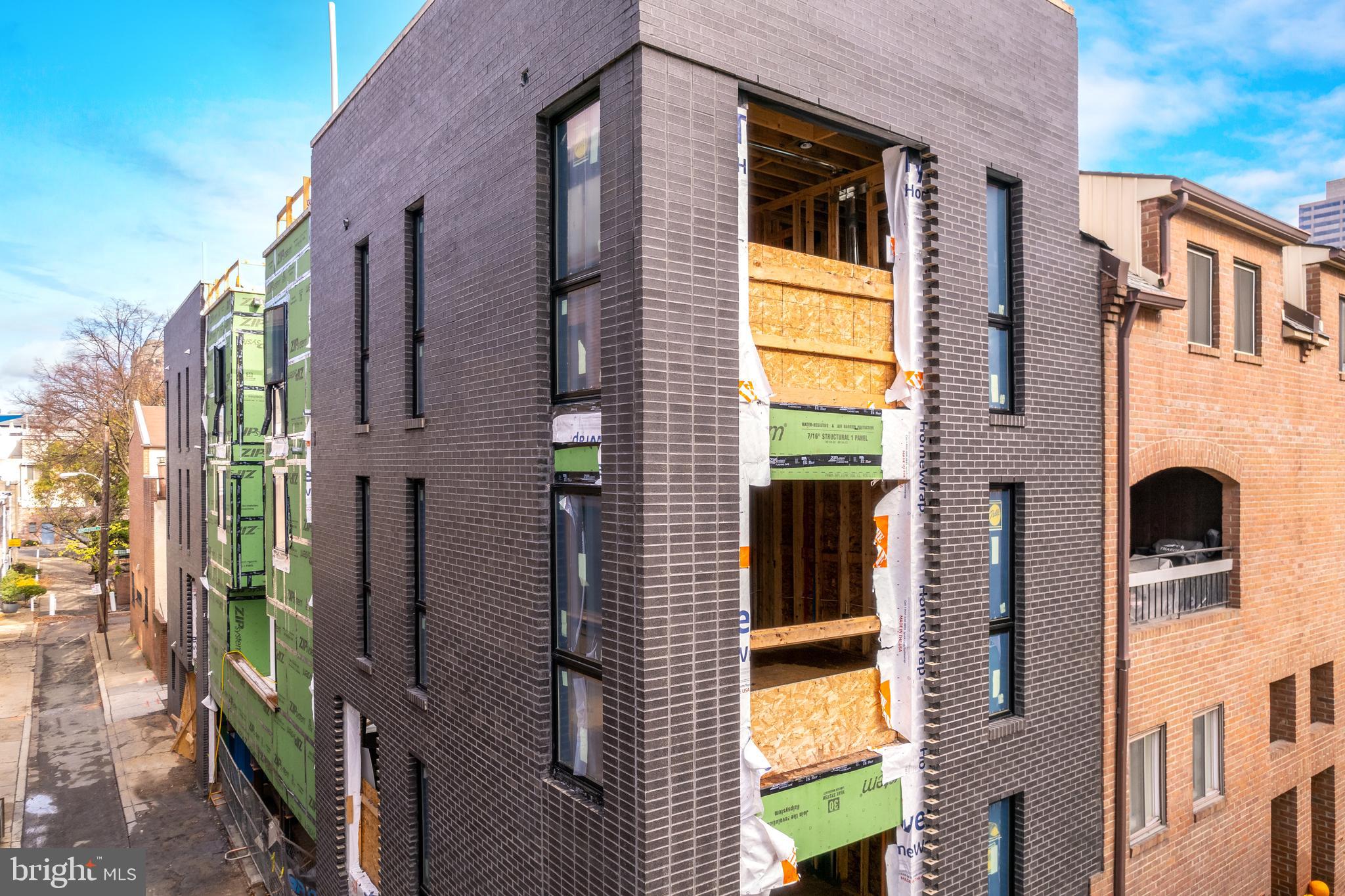 LOGAN SQUARE - Residential