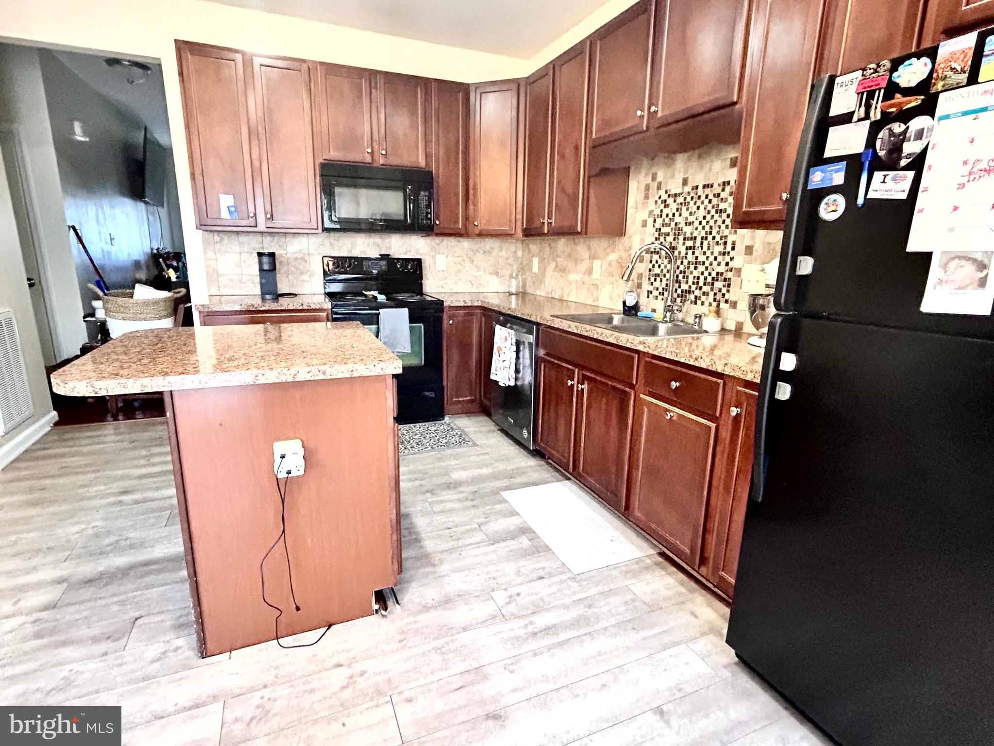 ARCHERS ROCK - Residential