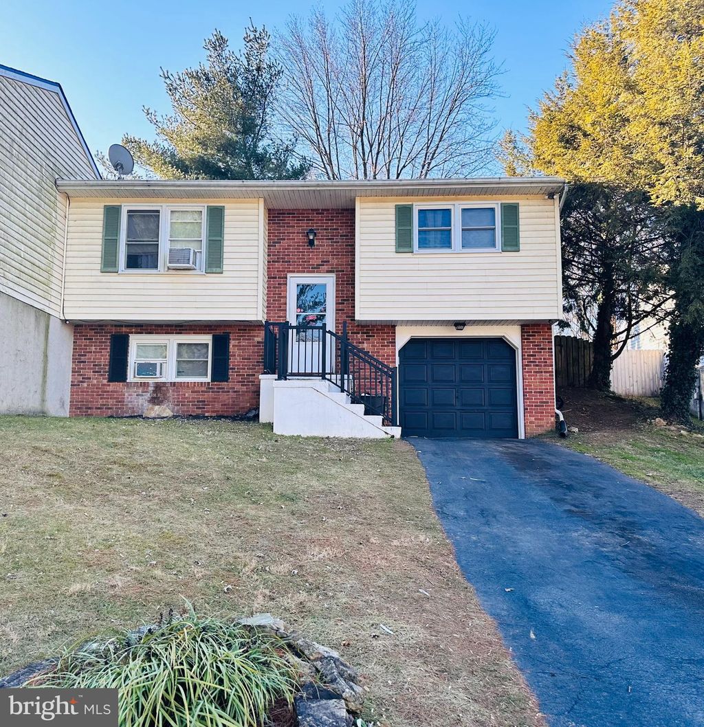 Photo of 219 FAIRFAX DR, LANCASTER, PA 17603 (MLS # PALA2029798)