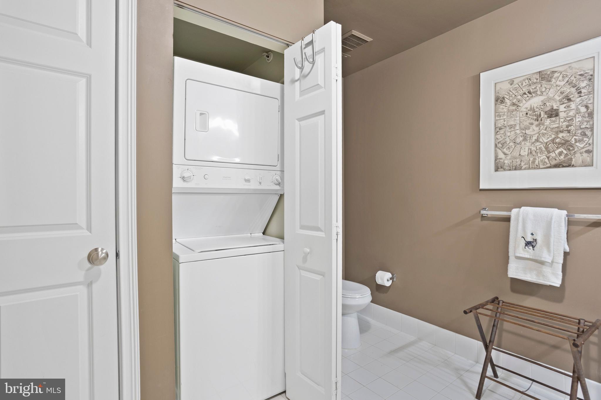 NAVAL SQUARE - Residential