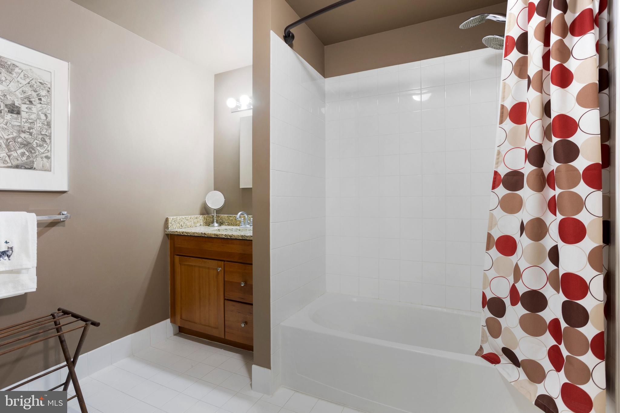 NAVAL SQUARE - Residential