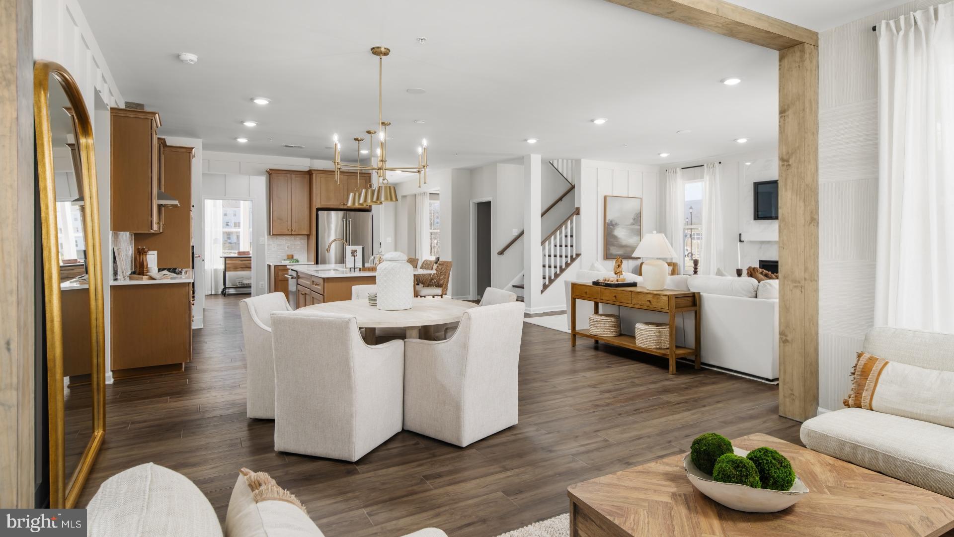 SOUTH LAKE - Residential