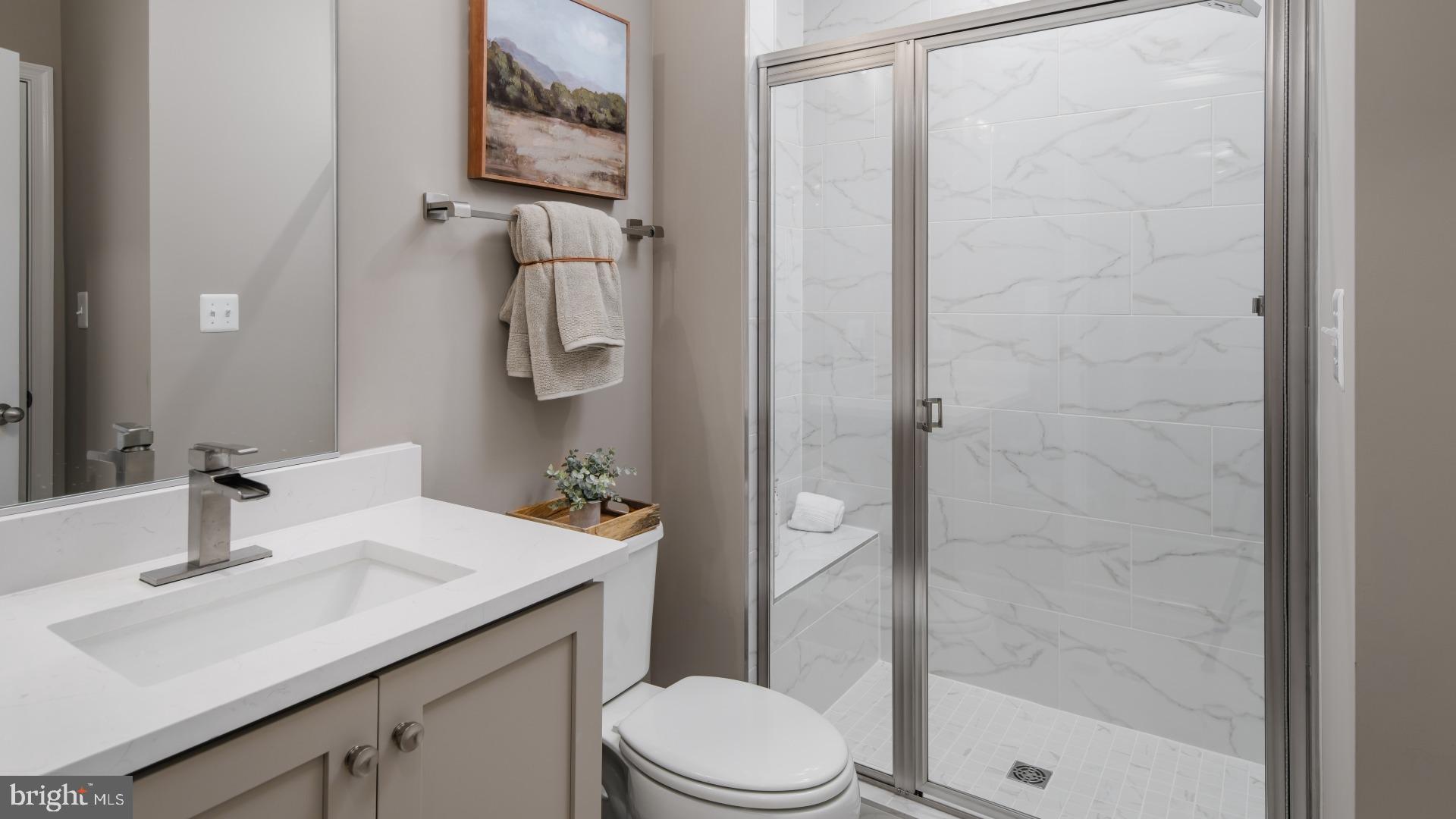 SOUTH LAKE - Residential