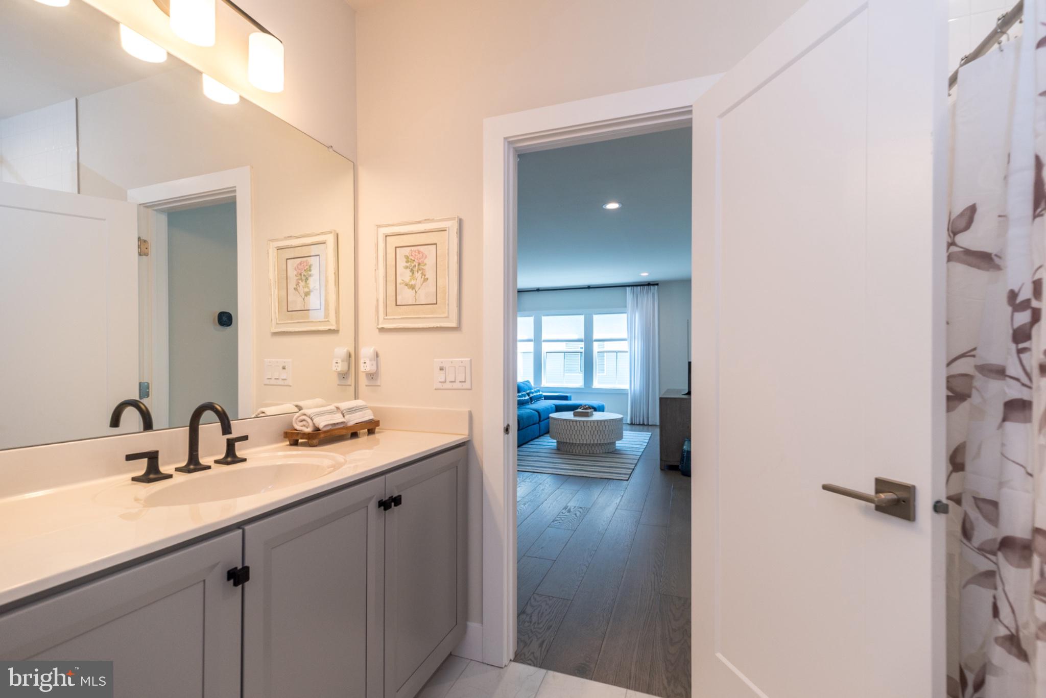 REGENCY AT WATERSIDE - Residential