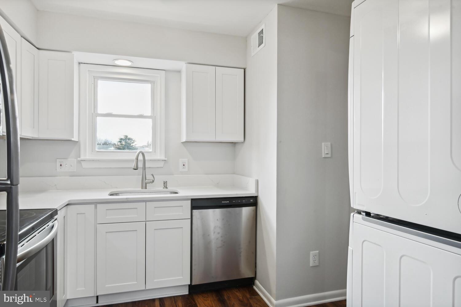 CRESTWOOD VILLAGE - Residential