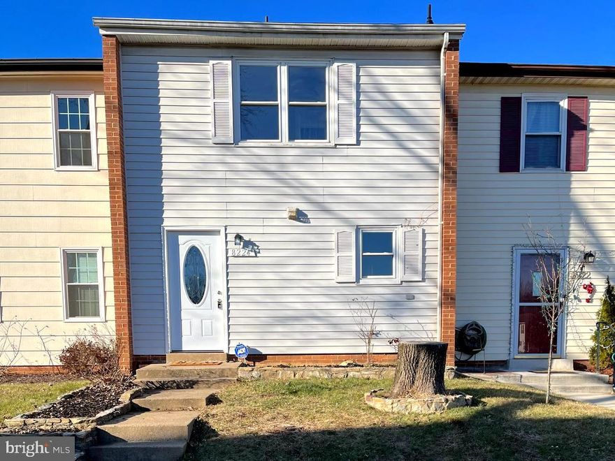 Beautifully renovated 2 level townhouse in Crestwood Village.  This updated 3 bedroom, 1.5 bath home is move in ready with new interior paint throughout.  New in 2022: Roof, HVAC, water heater, flooring, carpet, Frigidaire stainless steel appliances, LG washing machine, LG dyer, quartz kitchen countertops, white kitchen cabinets, bathroom vanities, sliding glass door, front door, pavers in the backyard. Conveniently located in Manassas close to Route 66, Route 28, Route 234, Route 29, Manassas National Battlefield Park, Costco, shopping, restaurants and more!  Home includes 2 parking spaces and storage shed.