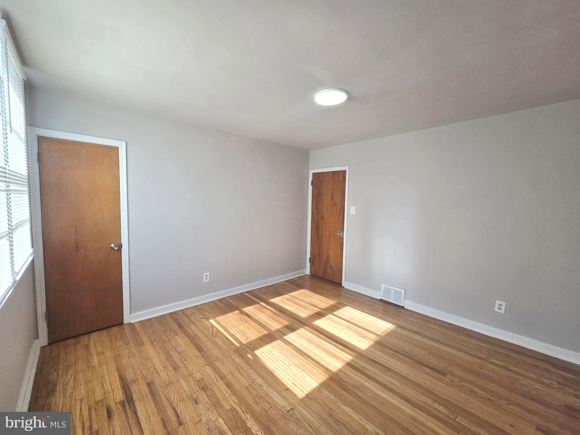 ELMWOOD PARK - Residential Lease