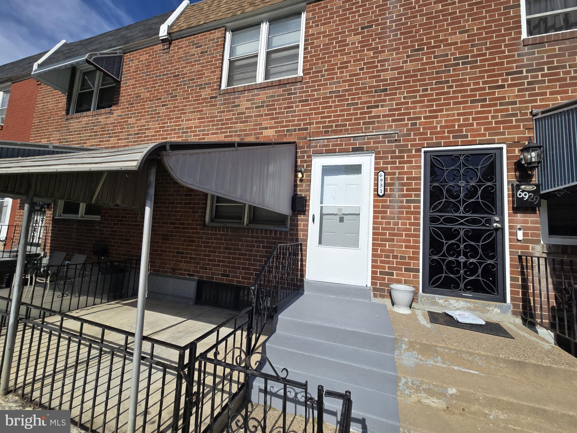 ELMWOOD PARK - Residential Lease