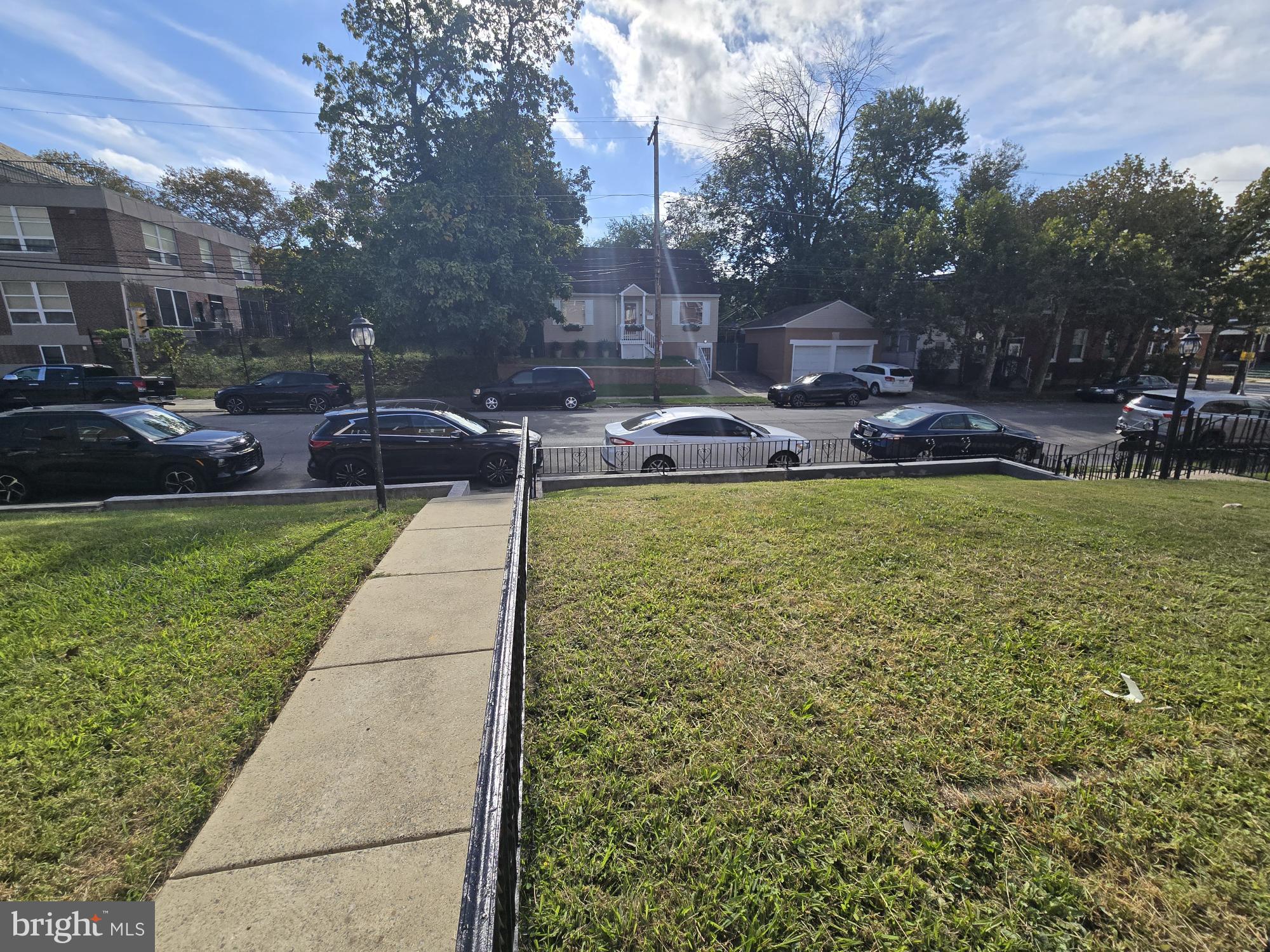 ELMWOOD PARK - Residential Lease