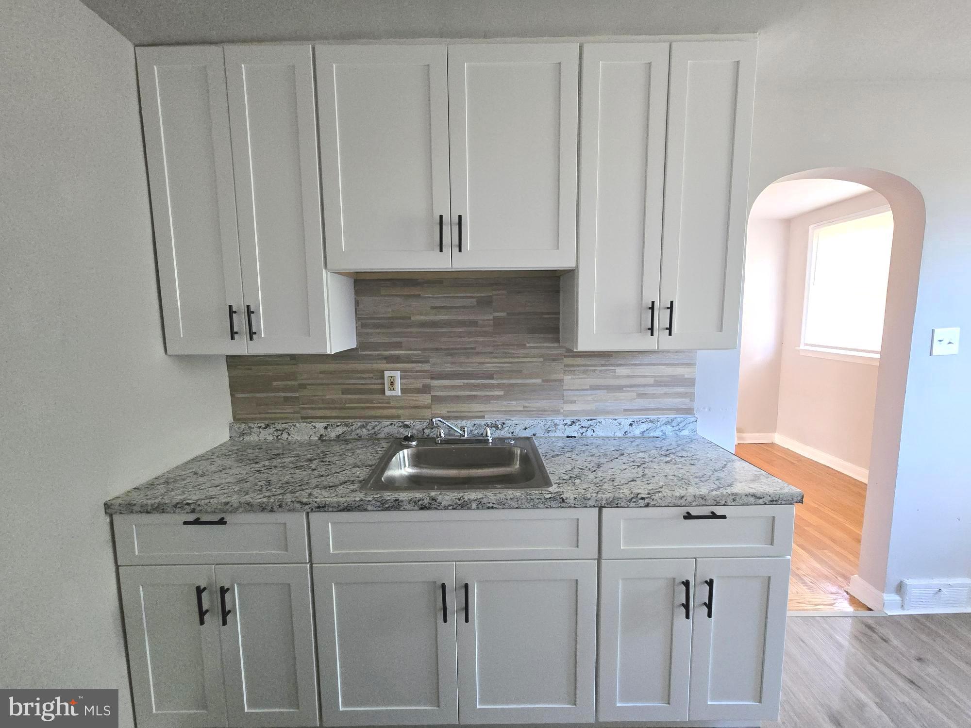 ELMWOOD PARK - Residential Lease