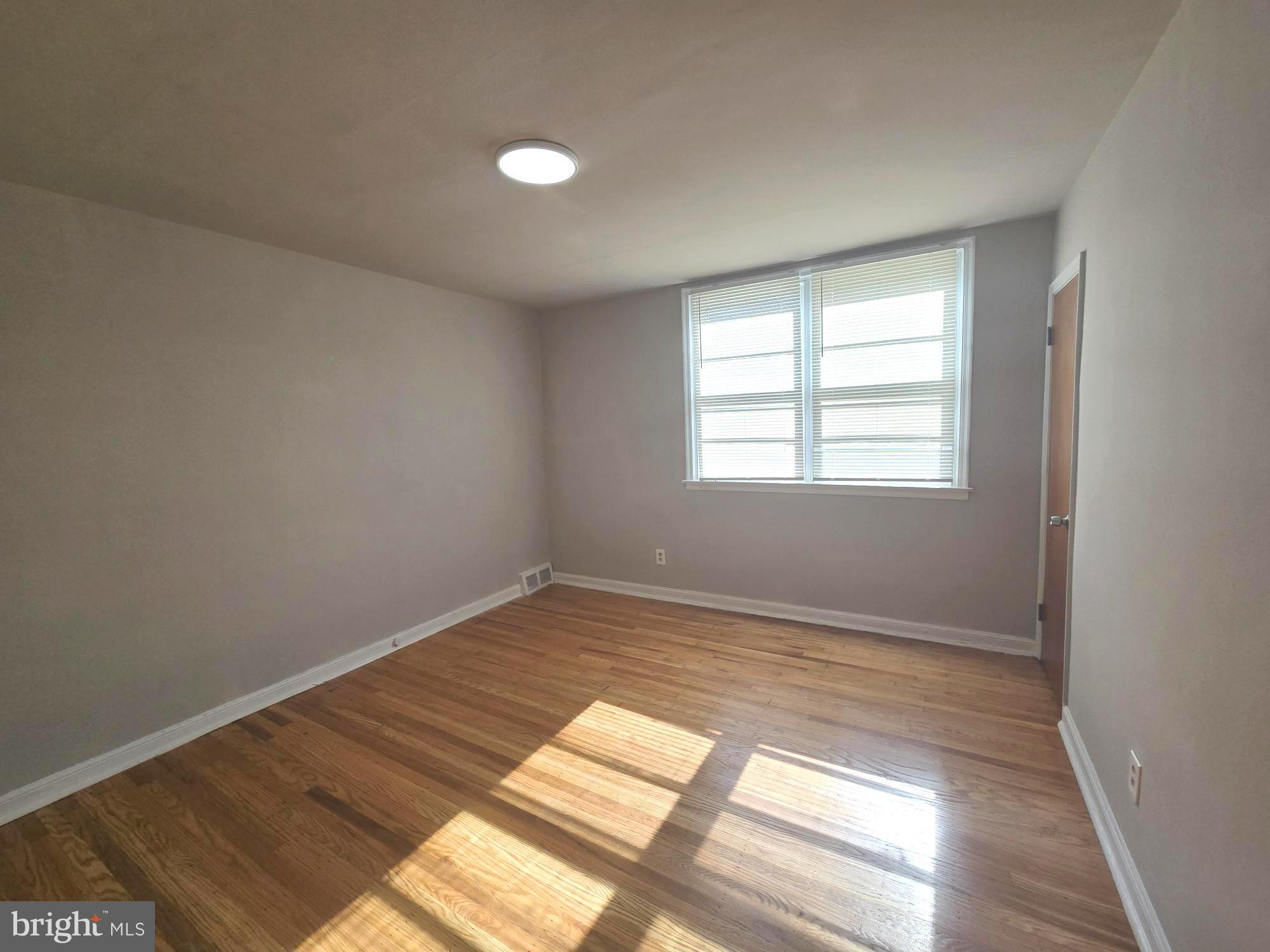 ELMWOOD PARK - Residential Lease