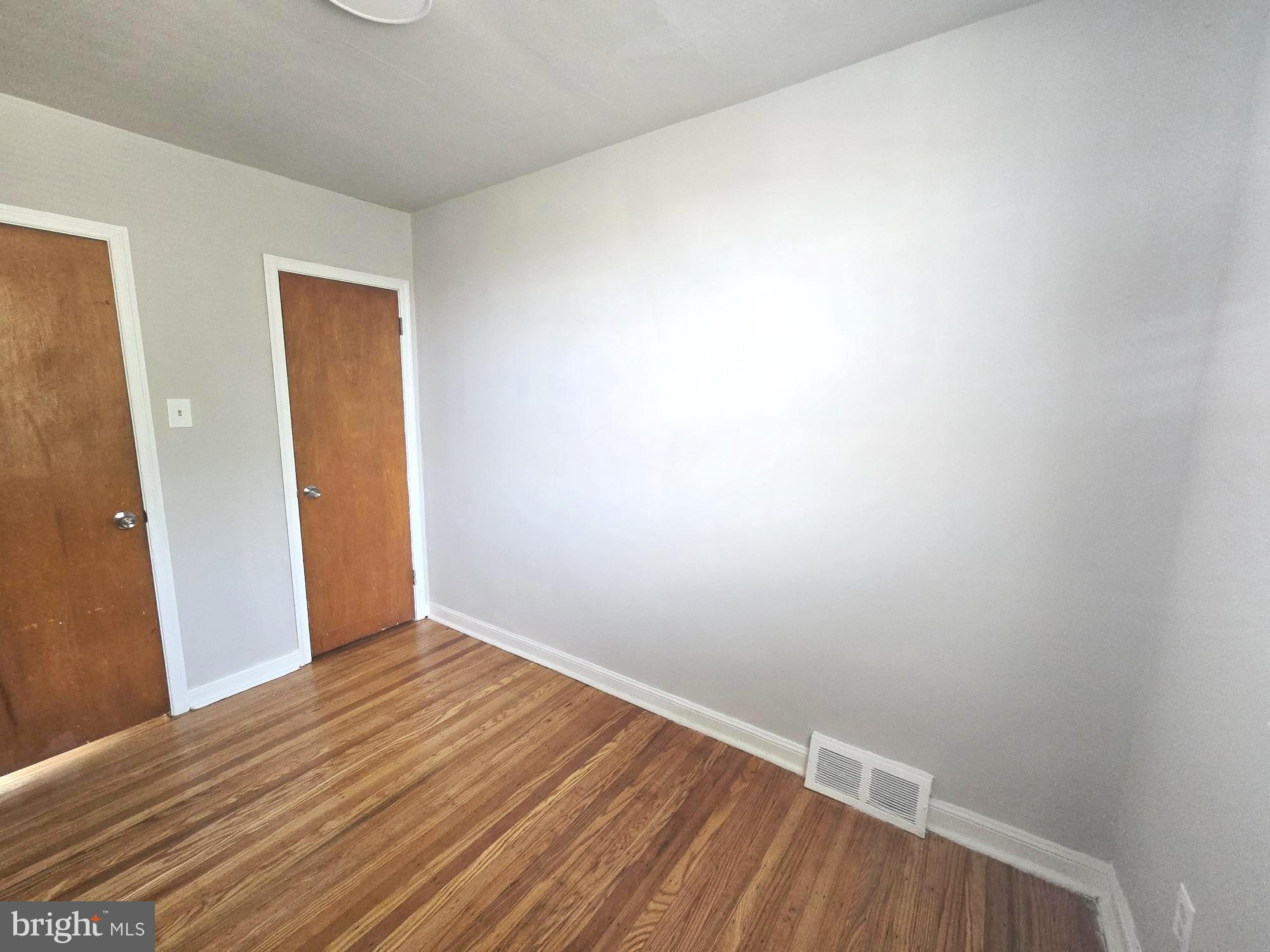 ELMWOOD PARK - Residential Lease