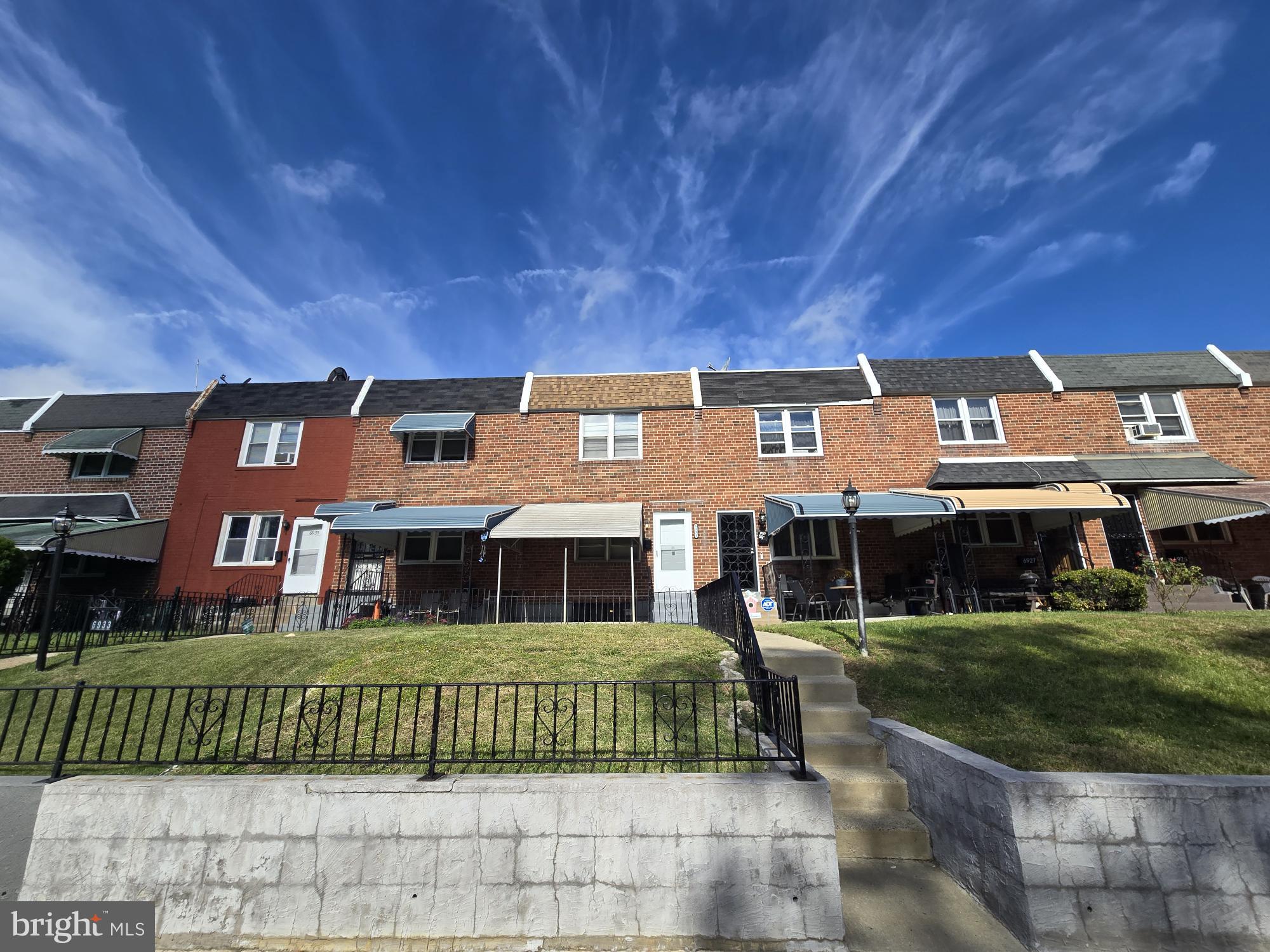 ELMWOOD PARK - Residential Lease