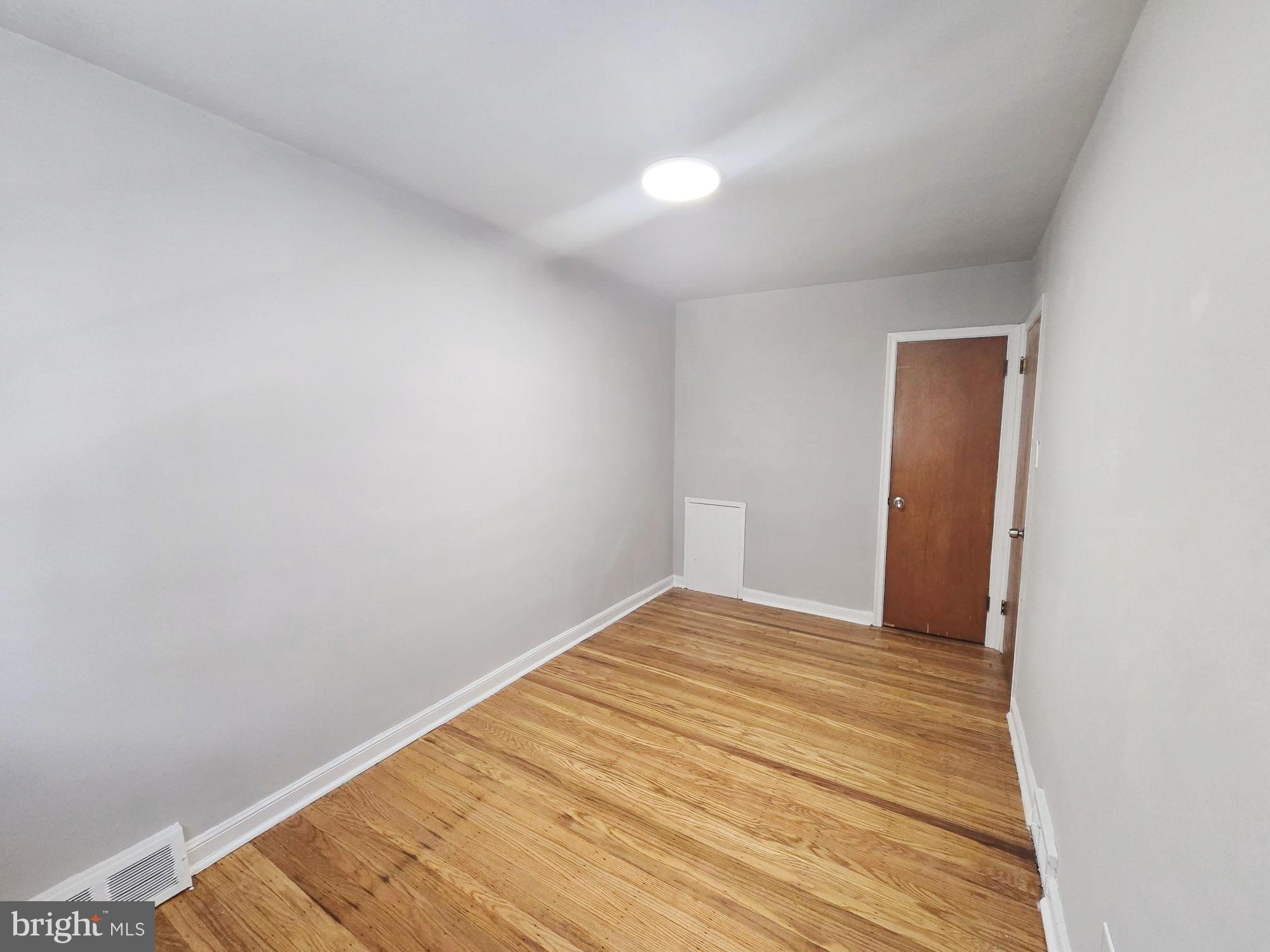 ELMWOOD PARK - Residential Lease