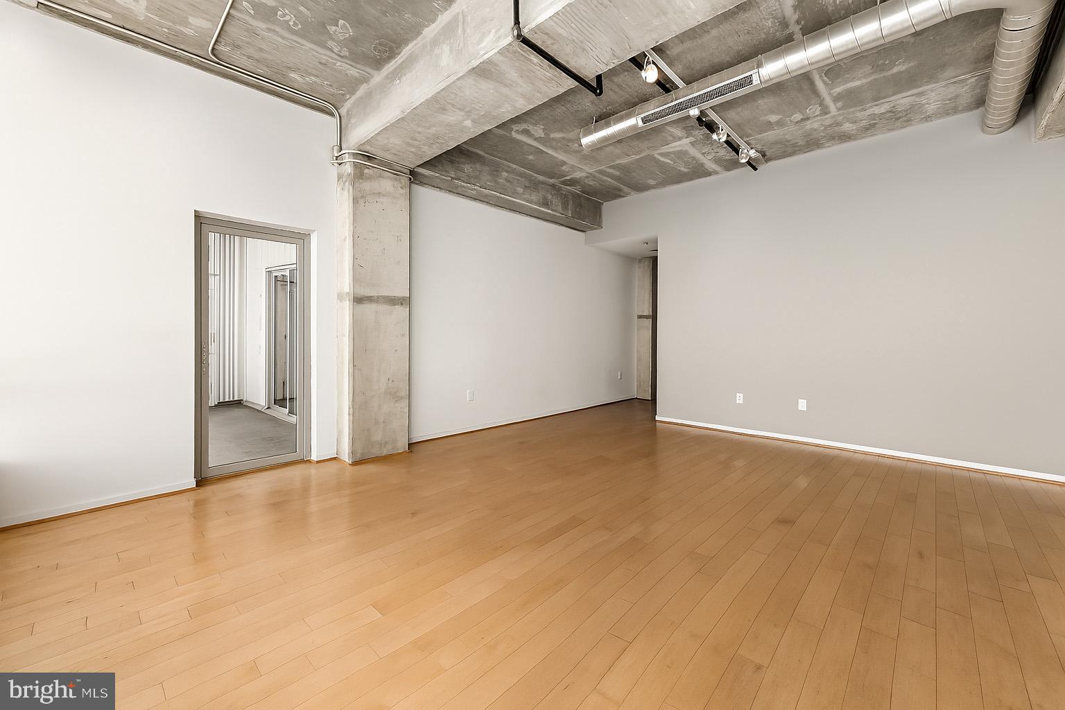 LOCUST POINT - Residential