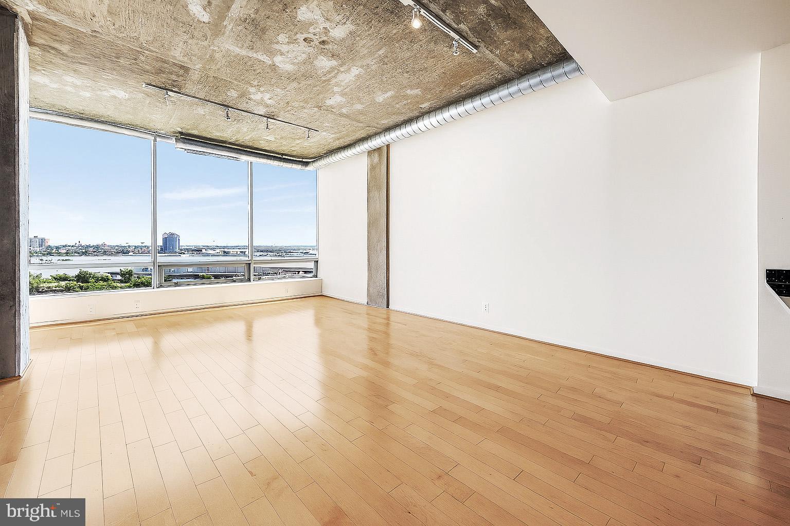 LOCUST POINT - Residential