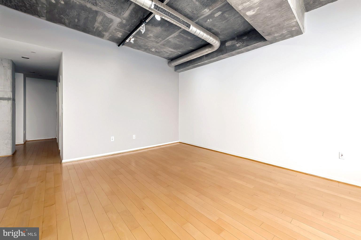 LOCUST POINT - Residential