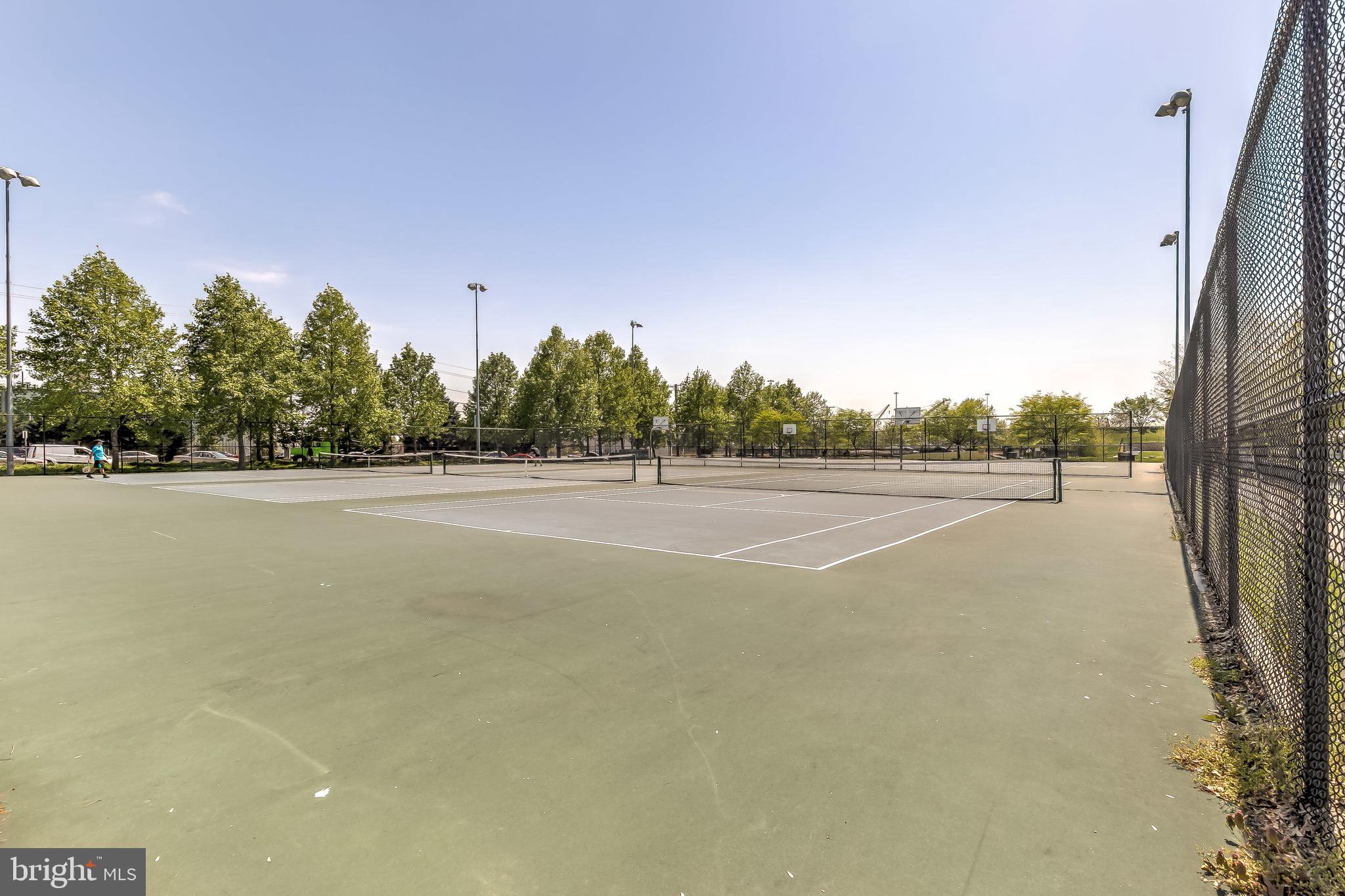 LOCUST POINT - Residential