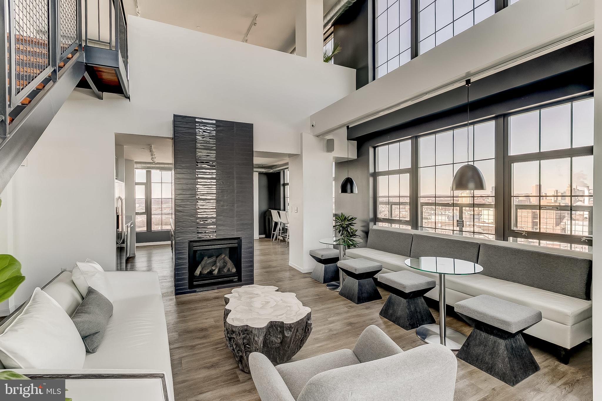 LOCUST POINT - Residential