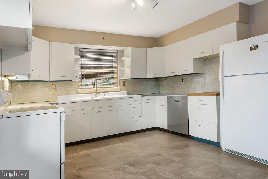 RED LION - Residential