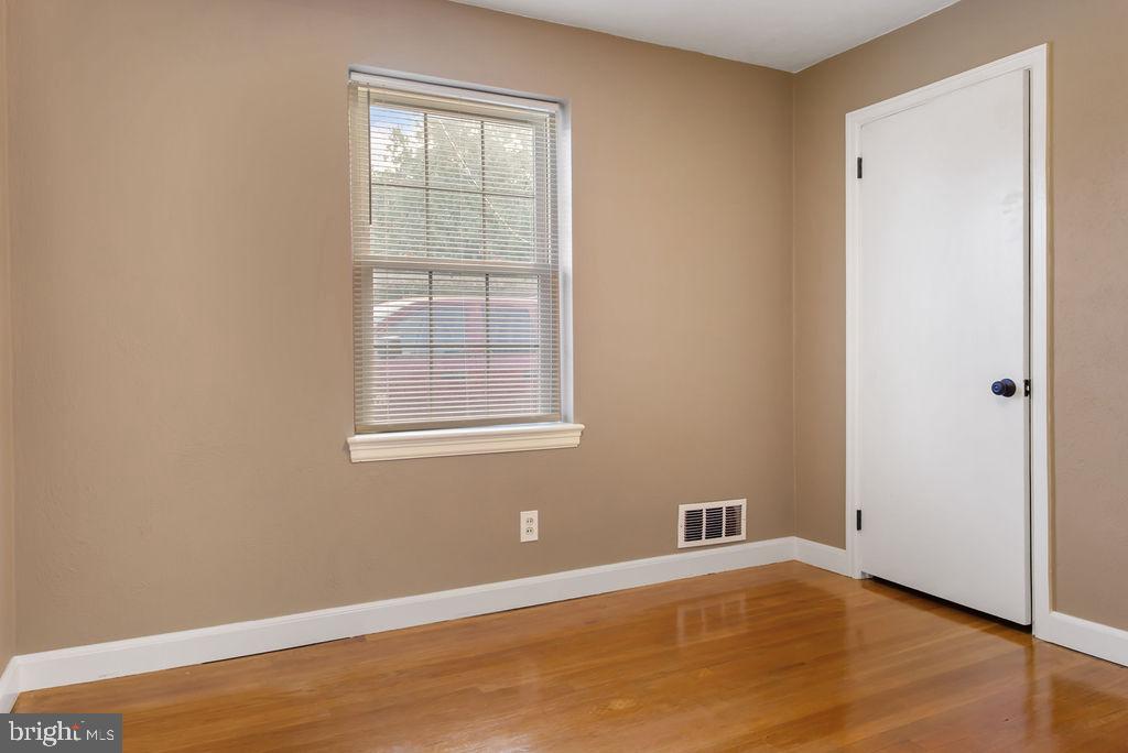 RED LION - Residential