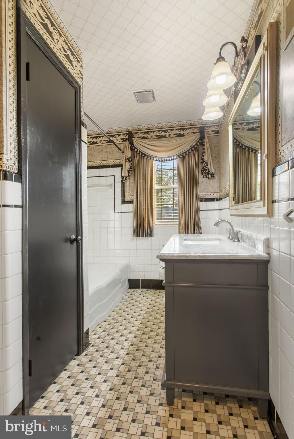 RED LION - Residential