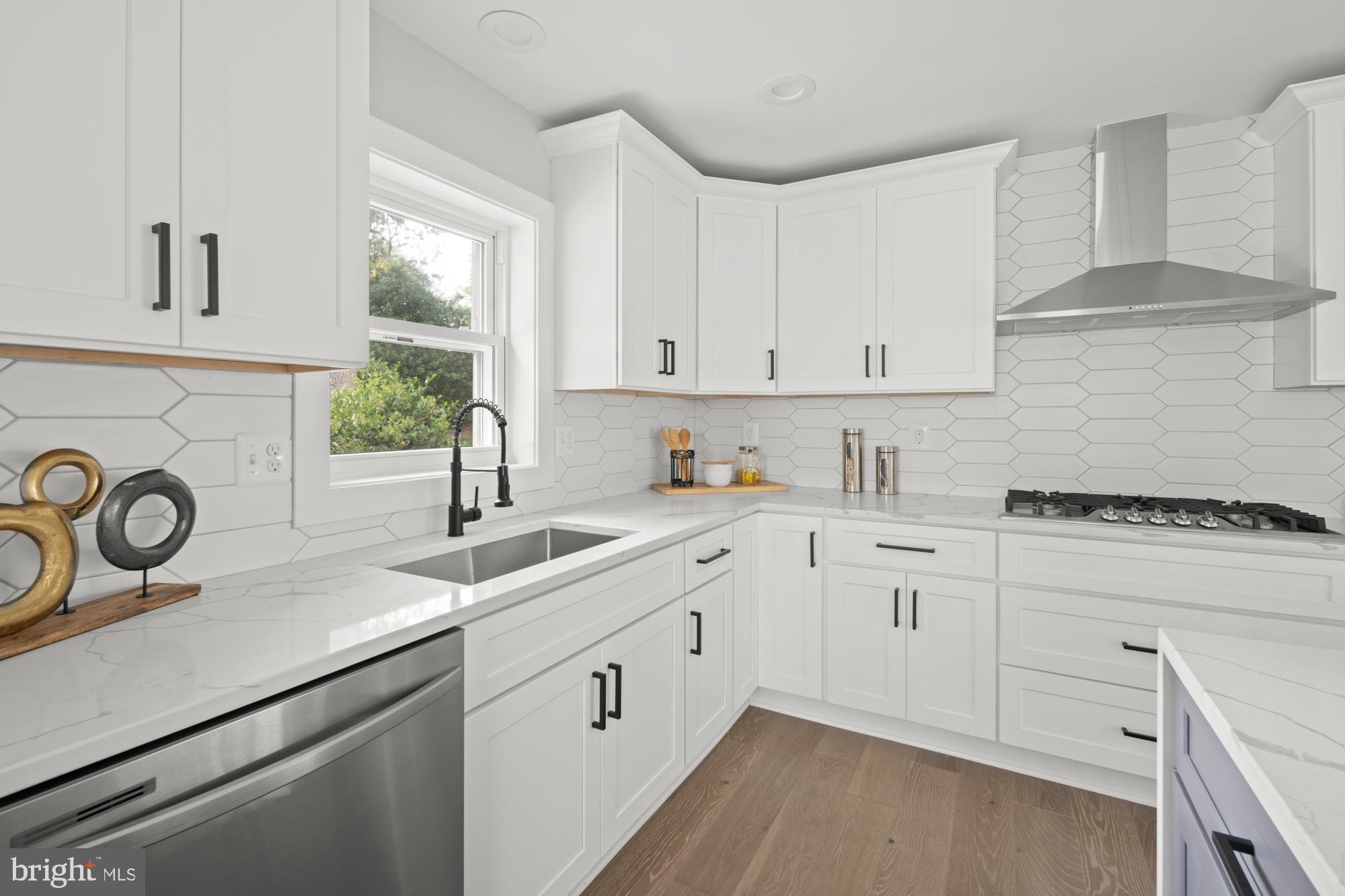 DOVER BALMORAL RIVERWOOD - Residential