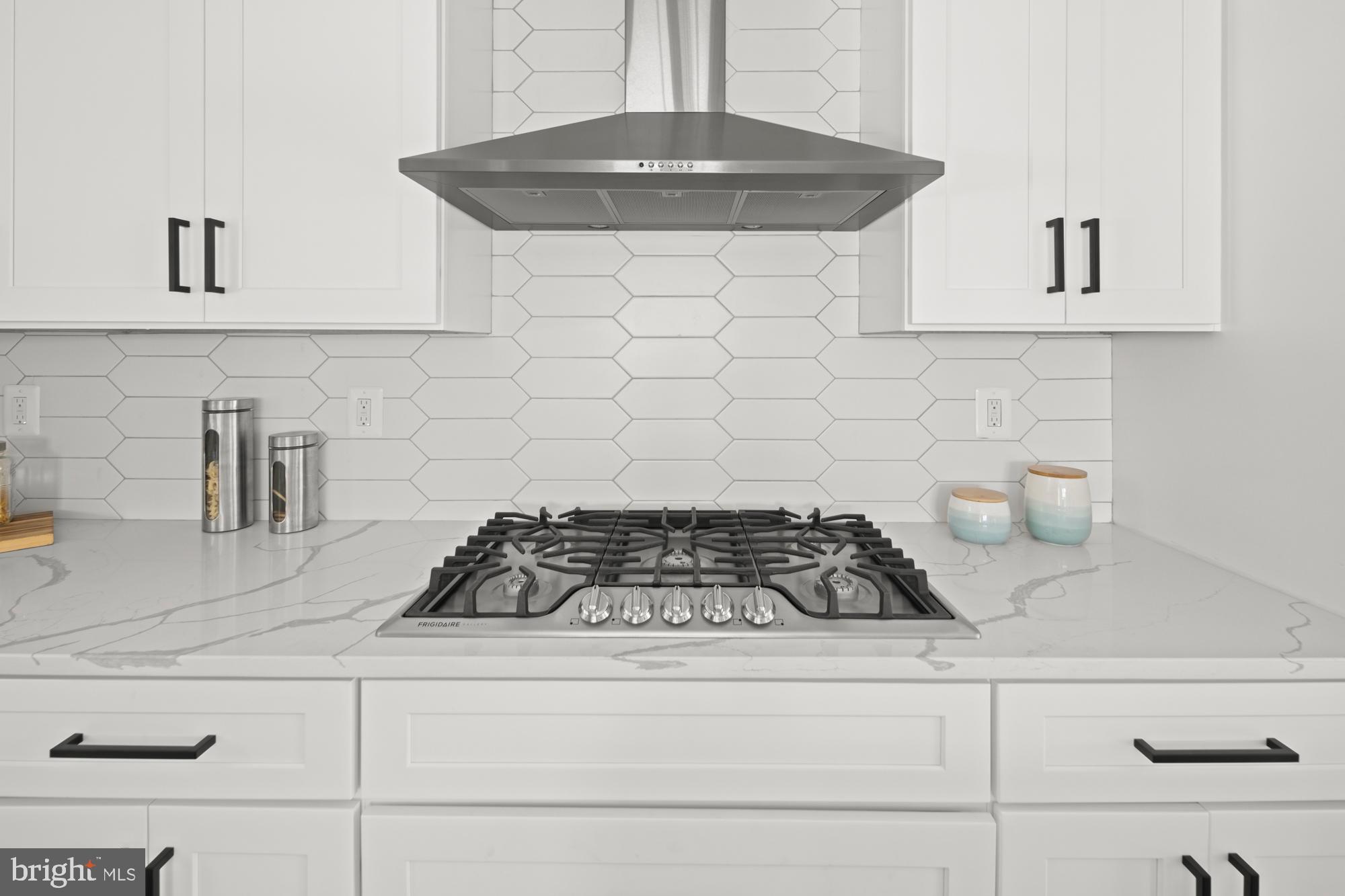 DOVER BALMORAL RIVERWOOD - Residential