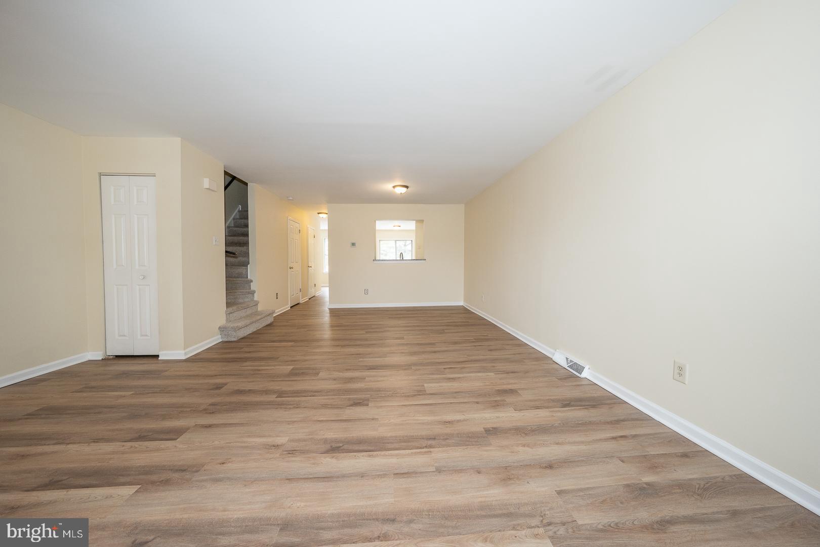 BRADFORD SQUARE - Residential